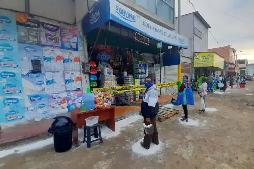 mercado “La Perla” reabre sus puertas tras implementar medidas de bioseguridad. Cortesía: Gonzalo Horna