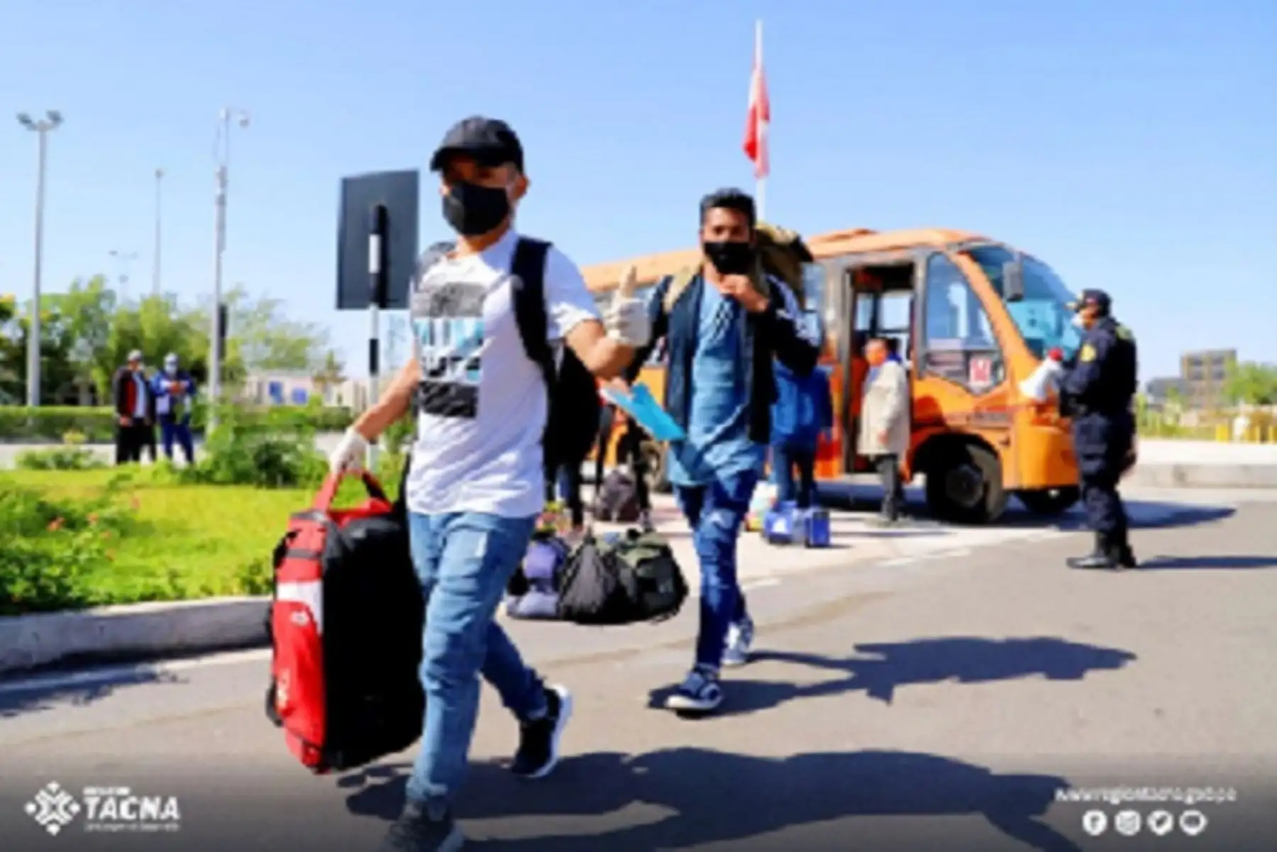 Los connacionales fueron trasladados en 13 buses a sus regiones de origen, como  Puno, Arequipa, Cusco y Lima, entre otras.