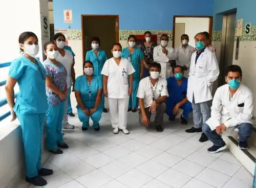 Equipo de contingencia covid-19 del INSN-Breña, en dura batalla contra el coronavirus.