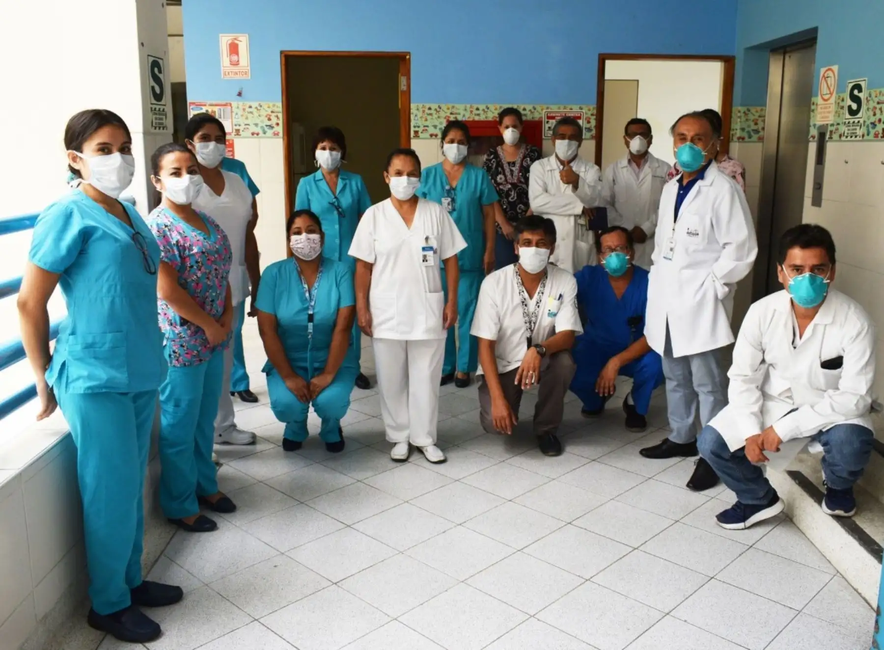 Equipo de contingencia covid-19 del INSN-Breña, en dura batalla contra el coronavirus.