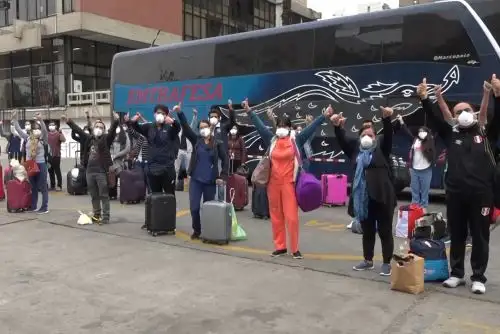Esta es la primera brigada médica de EsSalud que viajó a la región Lambayeque para sumarse a la lucha contra el coronavirus y hoy retornó a Lima. Foto: EsSalud