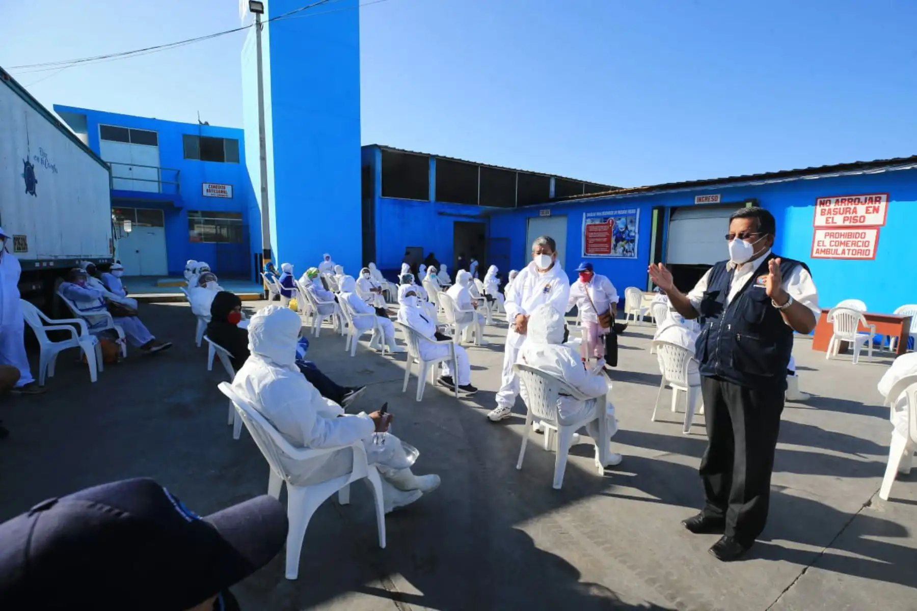 La Dirección Regional de Salud (Diresa) de Áncash realiza testeo masivo a los trabajadores del desembarcadero pesquero artesanal de Chimbote. Los resultados arrojaron que el 50% de los muestrados dieron positivo para la prueba rápida del nuevo coronavirus.
Foto: Cortesía Gonzalo Horna