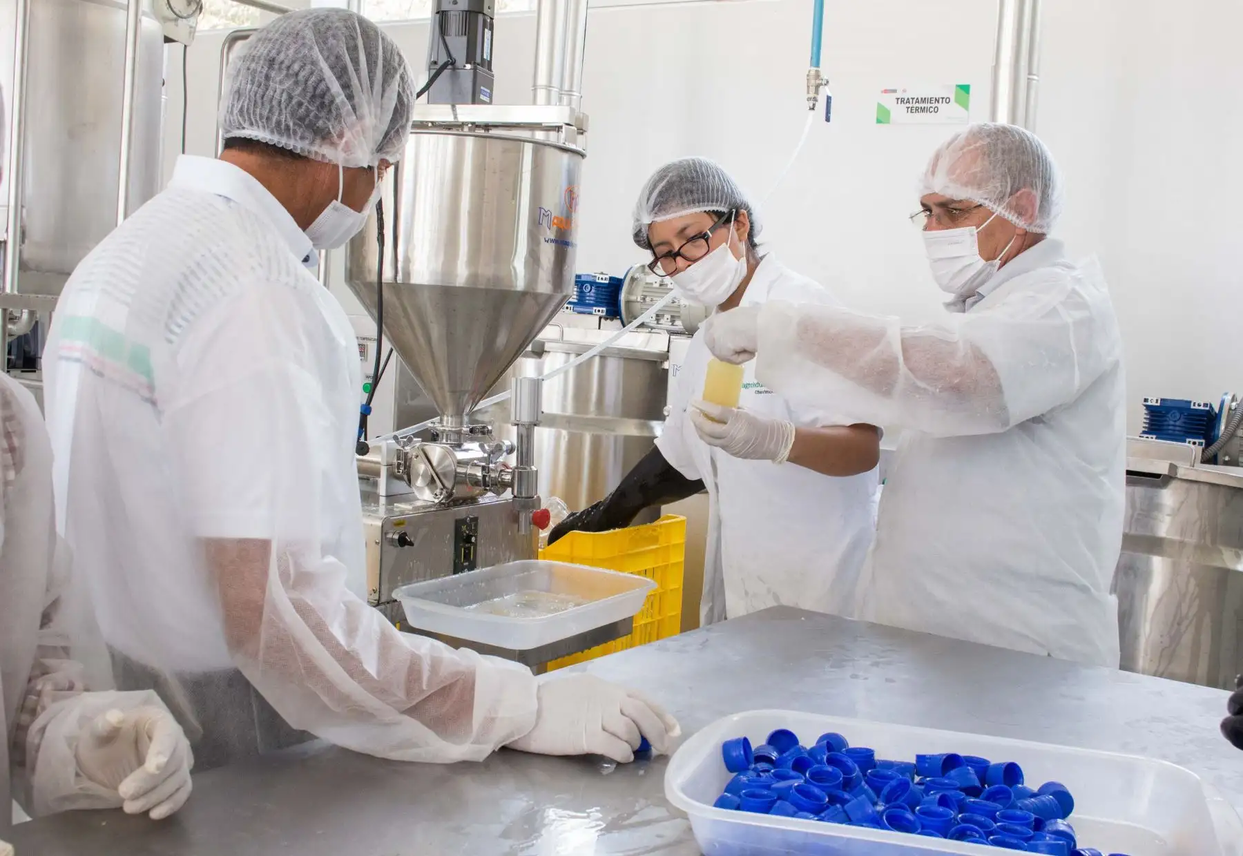 Un total de 120 mype de Ica y La Libertad, capacitados por el Instituto Tecnológico de la Producción de Produce, innovan con alcohol desinfectante elaborado a base de uva y papa. ANDINA/Difusión
