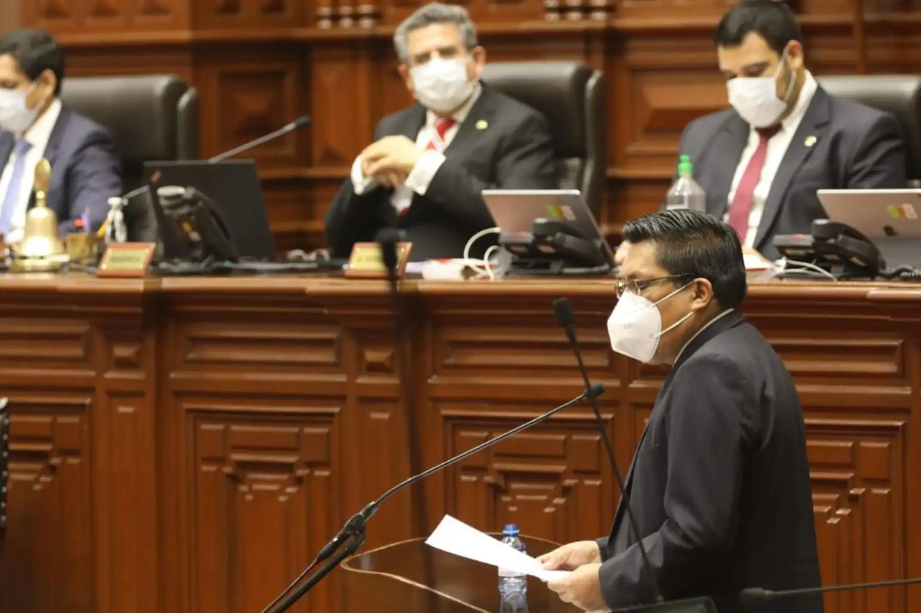 Jefe del Gabinete inició su presentación ante el pleno del Congreso.