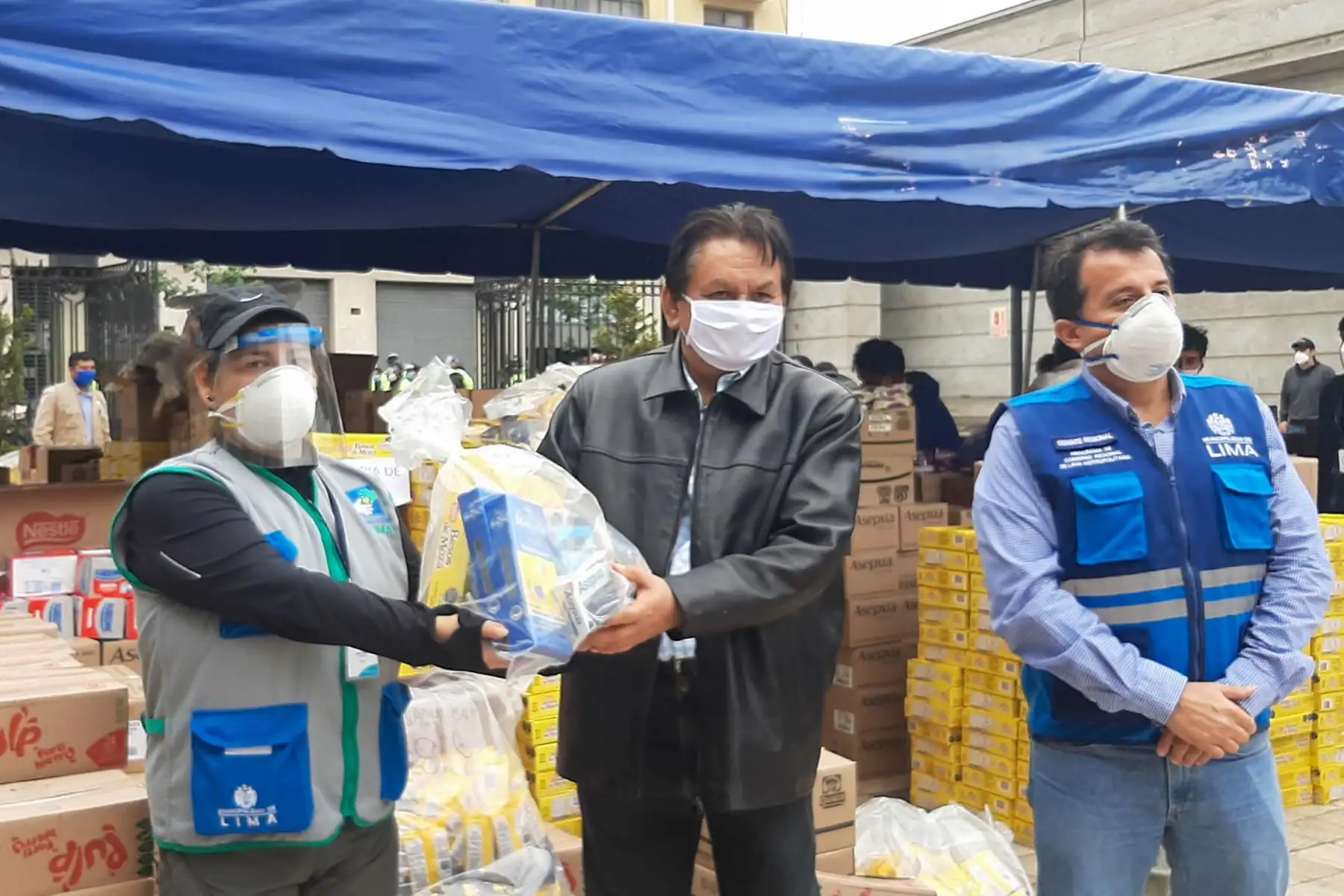 Municipalidad Metropolitana de Lima realiza entrega de kits de aseo personal a trabajadores de limpieza de 26 municipalidades.

Foto: Municipalidad de Lima