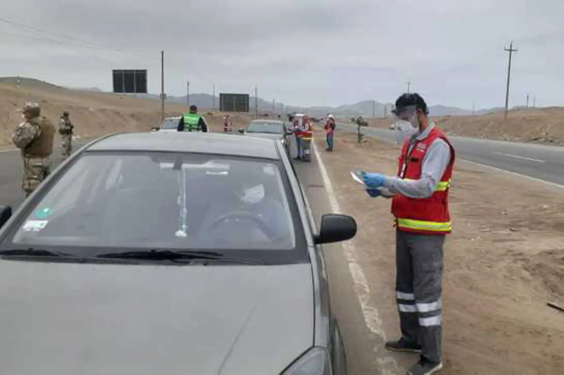Durante la cuarentena, el transporte interprovincial de pasajeros está prohibido. En vías nacionales, solo se permite el transporte de carga y mercancías, y el traslado humanitario de pasajeros. Foto: ANDINA/Difusión