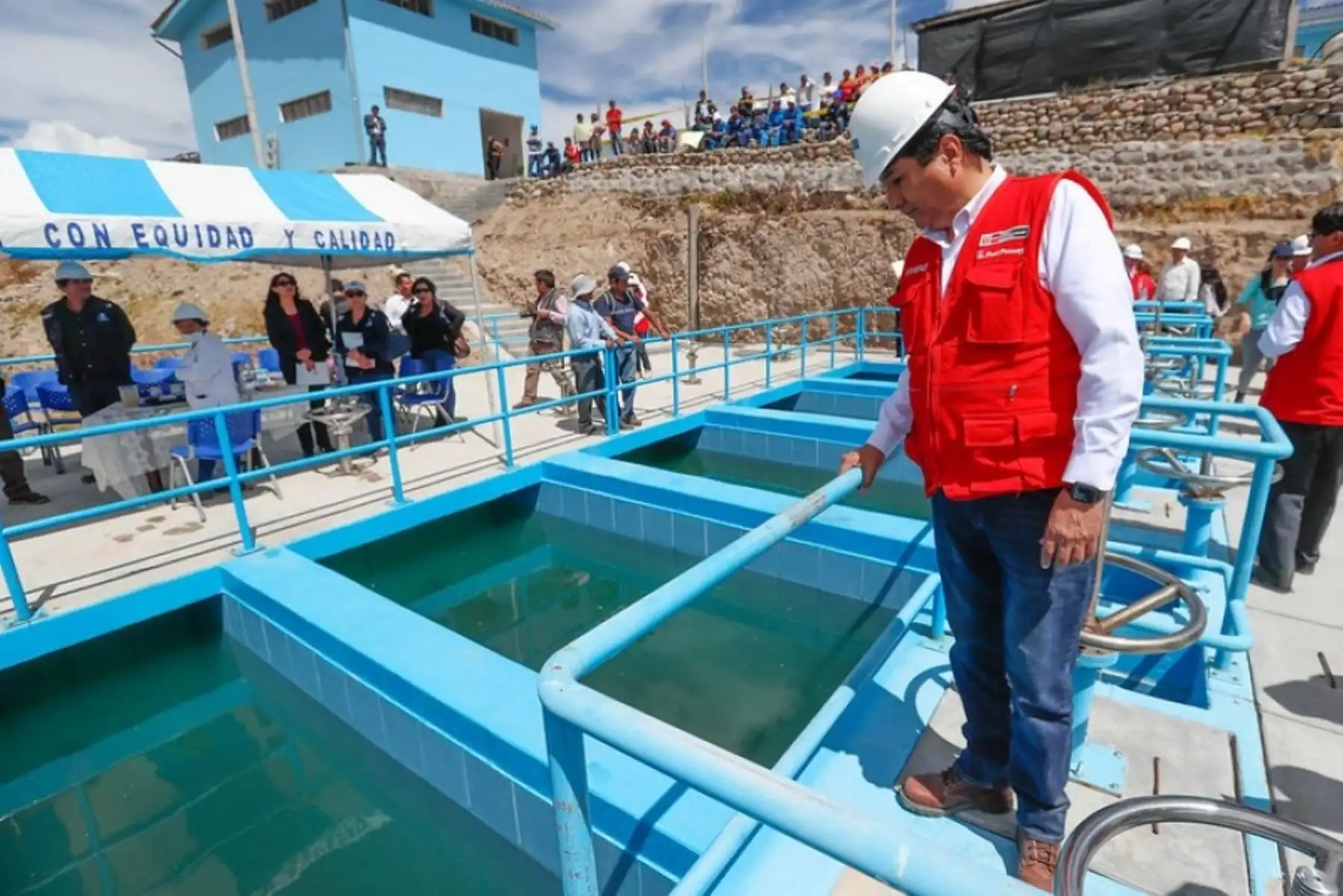 Ministerio de Vivienda prioriza obras de agua potable en el contexto de la emergencia nacional por el coronavirus.