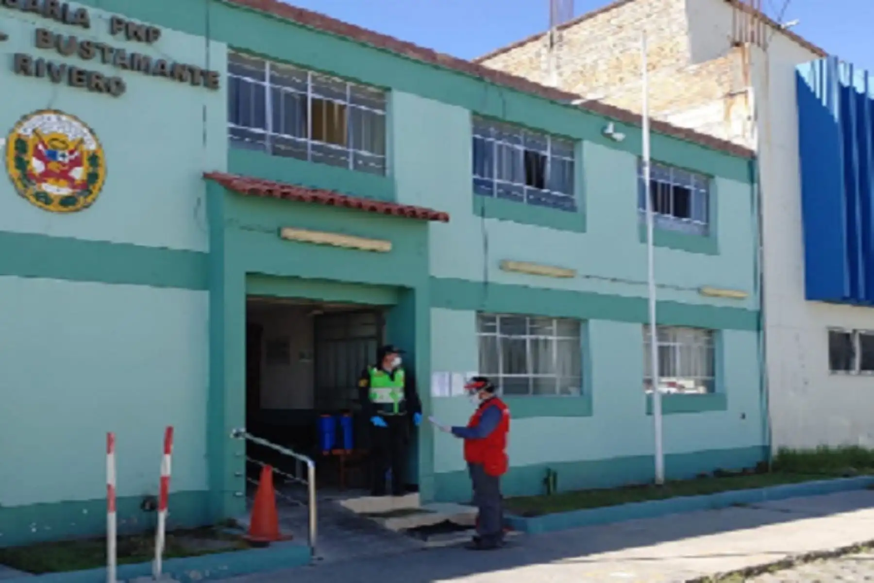 Los operativos de control a cargo de 14 auditores permitirán que la implementación de medidas de protección para el  personal policial, se extienda a terceras personas que acuden a los establecimientos policiales frente al covid-19.