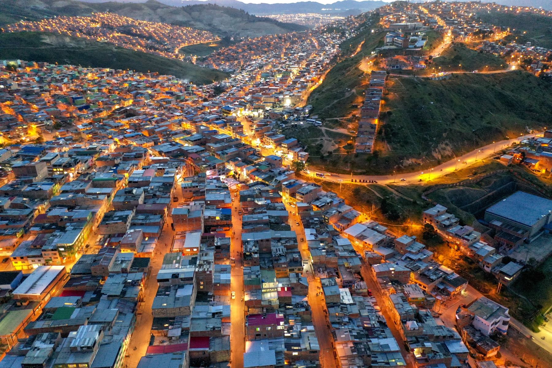Vista aérea del barrio de Ciudad Bolívar, al sur de Bogotá durante la pandemia de coronavirus COVID-19. Foto: AFP