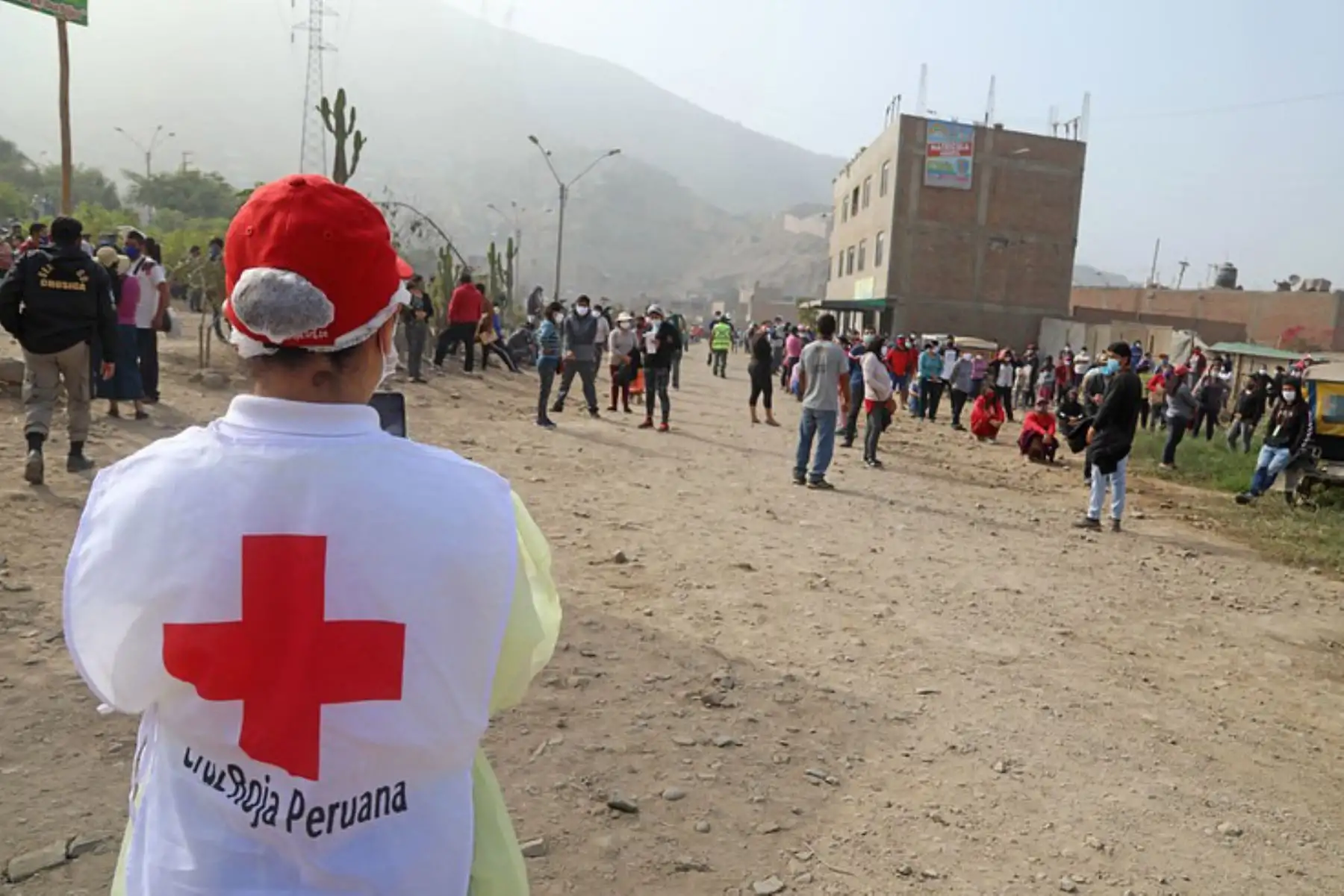 Ministerio de Agricultura llega a Carapongo para apoyar a más de 3 mil 600 familias de 62 asociaciones de vivienda llevándoles papa peruana.
Foto:MINAGRI
