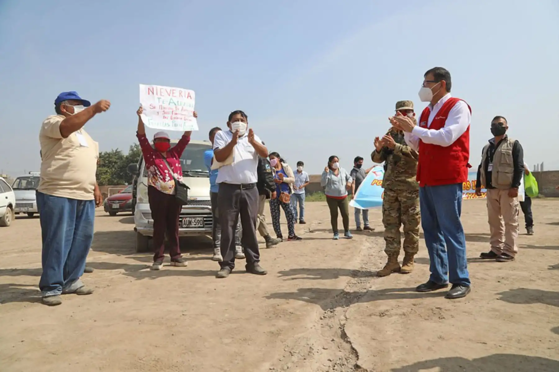 Ministerio de Agricultura llega a Carapongo para apoyar a más de 3 mil 600 familias de 62 asociaciones de vivienda llevándoles papa peruana.
Foto:MINAGRI
