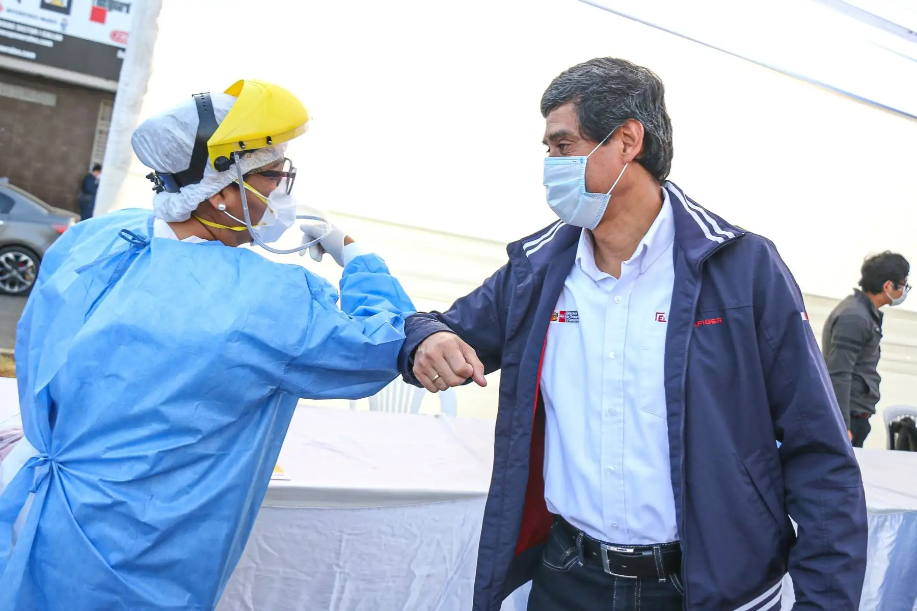 Ministro de Transportes, Carlos Lozada, supervisa la toma de pruebas rápidas de Covid-19 en distintos puntos de la ciudad. Esta vez se realizaron pruebas a dos mil transportistas de carga de distintas regiones que a diario ingresan al puerto del Callao. Foto: ANDINA/MTC