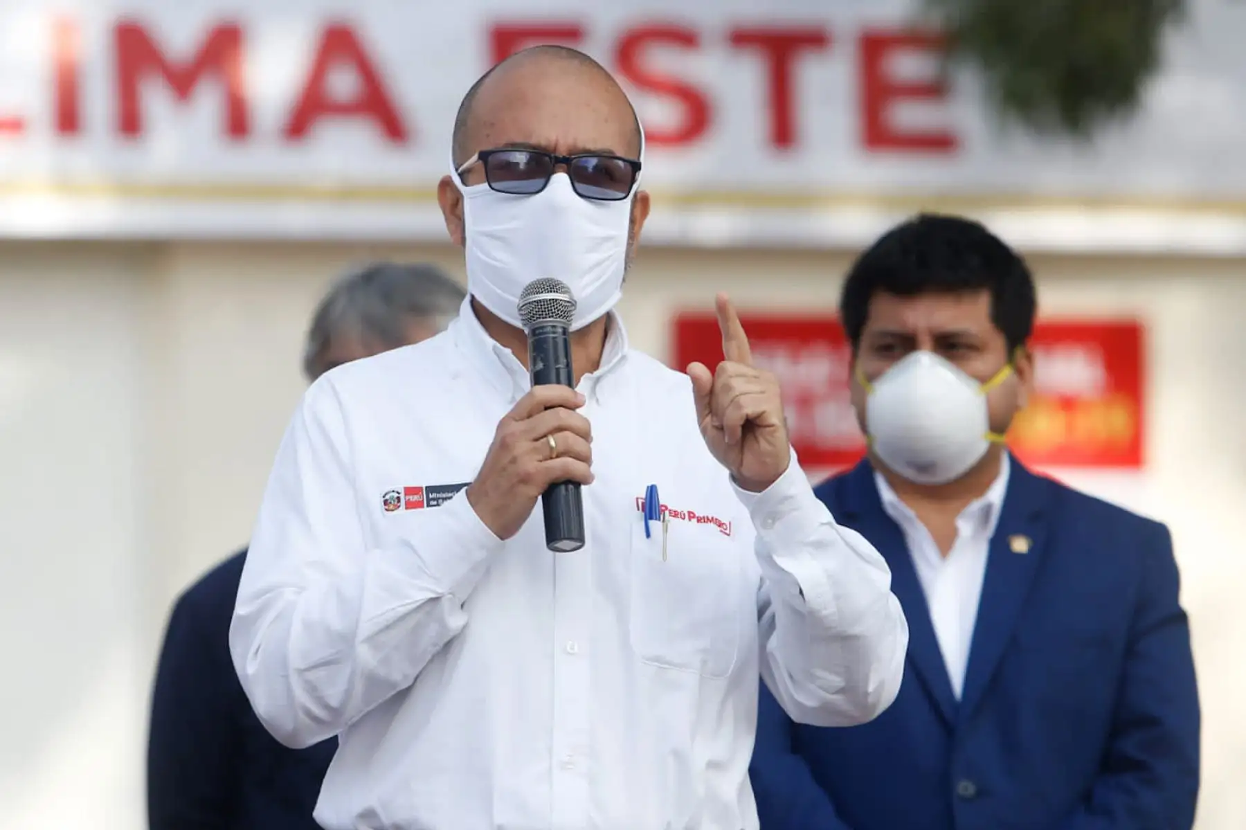 Ministro de Salud, Víctor Zamora, inspecciona Centro de Comando COVID-19 de la DIRIS Lima Este. El centro de control permitirá  incrementar los servicios de atención primaria a vecinos con equipos de respuesta rápida y seguimiento médico telefónico. Foto: ANDINA/Minsa