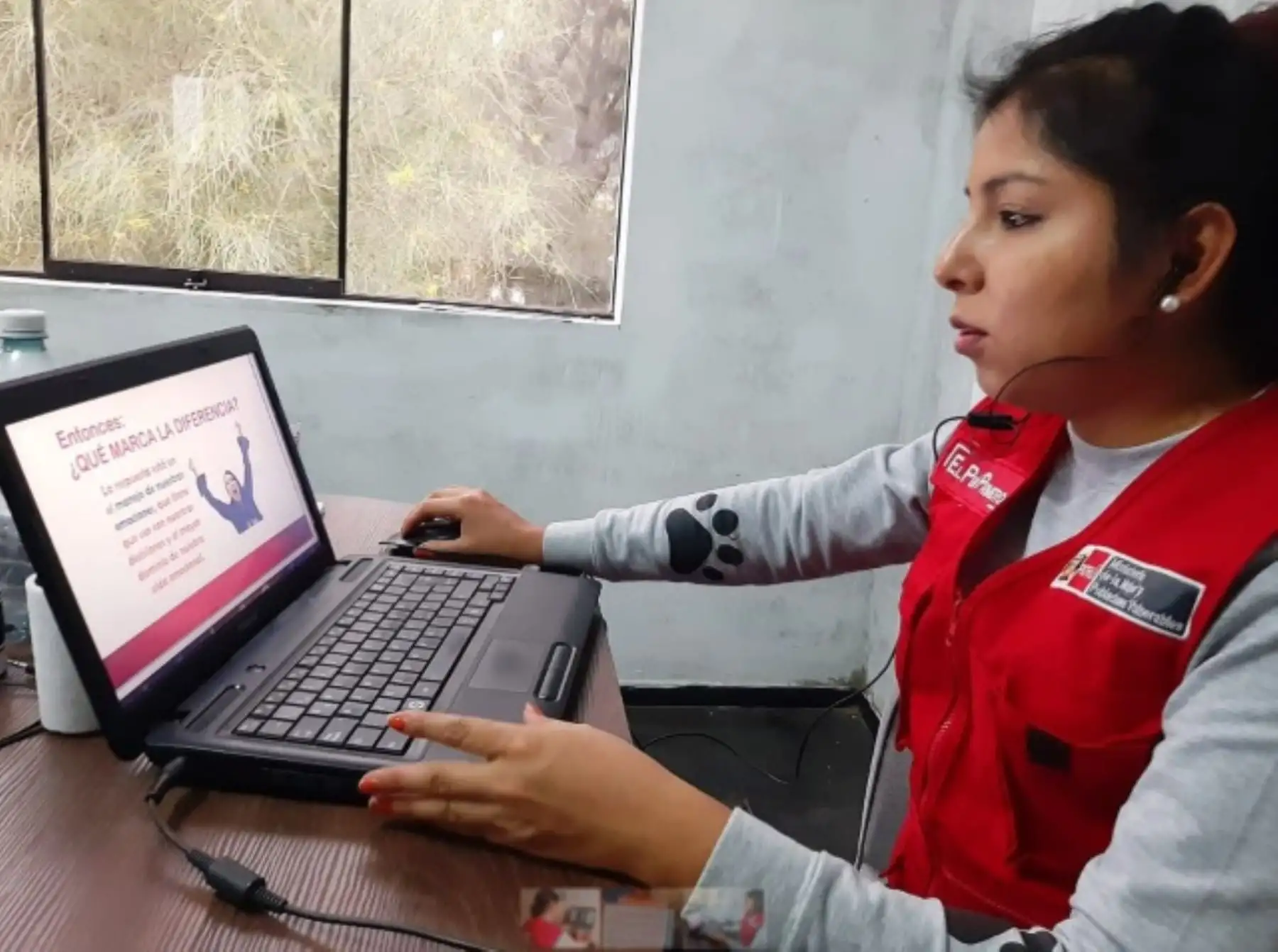 Usuarias de la intervención “Empoderamiento económico de mujeres víctimas de violencia o en riesgo de serlo” del Programa Nacional Aurora del Ministerio de la Mujer y Poblaciones Vulnerables (MIMP) dan ejemplo de fortaleza, decisión y ganas de salir adelante frente a la violencia de género respetando el aislamiento social por el covid-19.