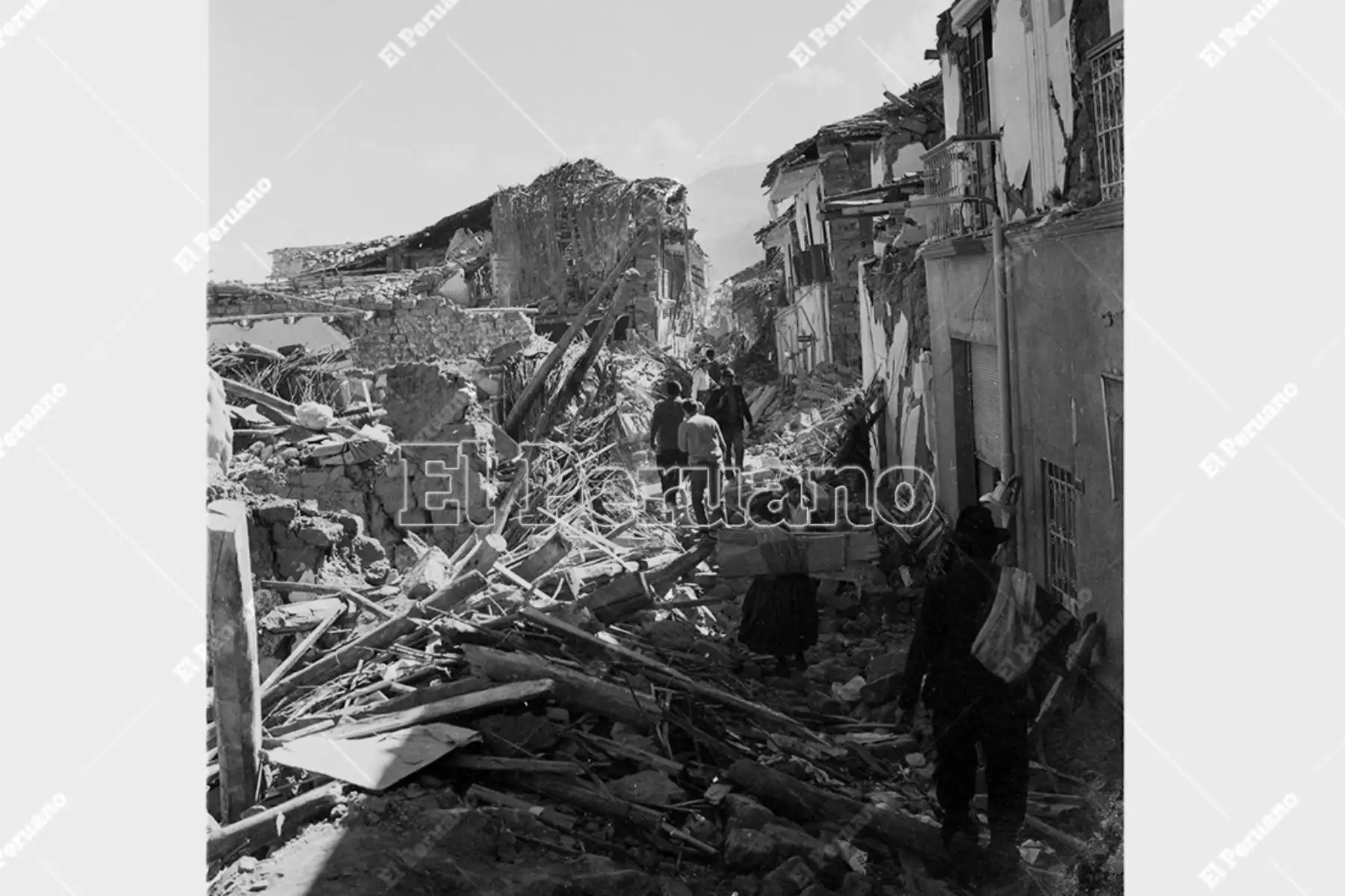 Ancash - 1 junio 1970 / Terremoto de Yungay. Viviendas en escombros en la ciudad de Huaraz. Foto: Archivo Histórico de El Peruano