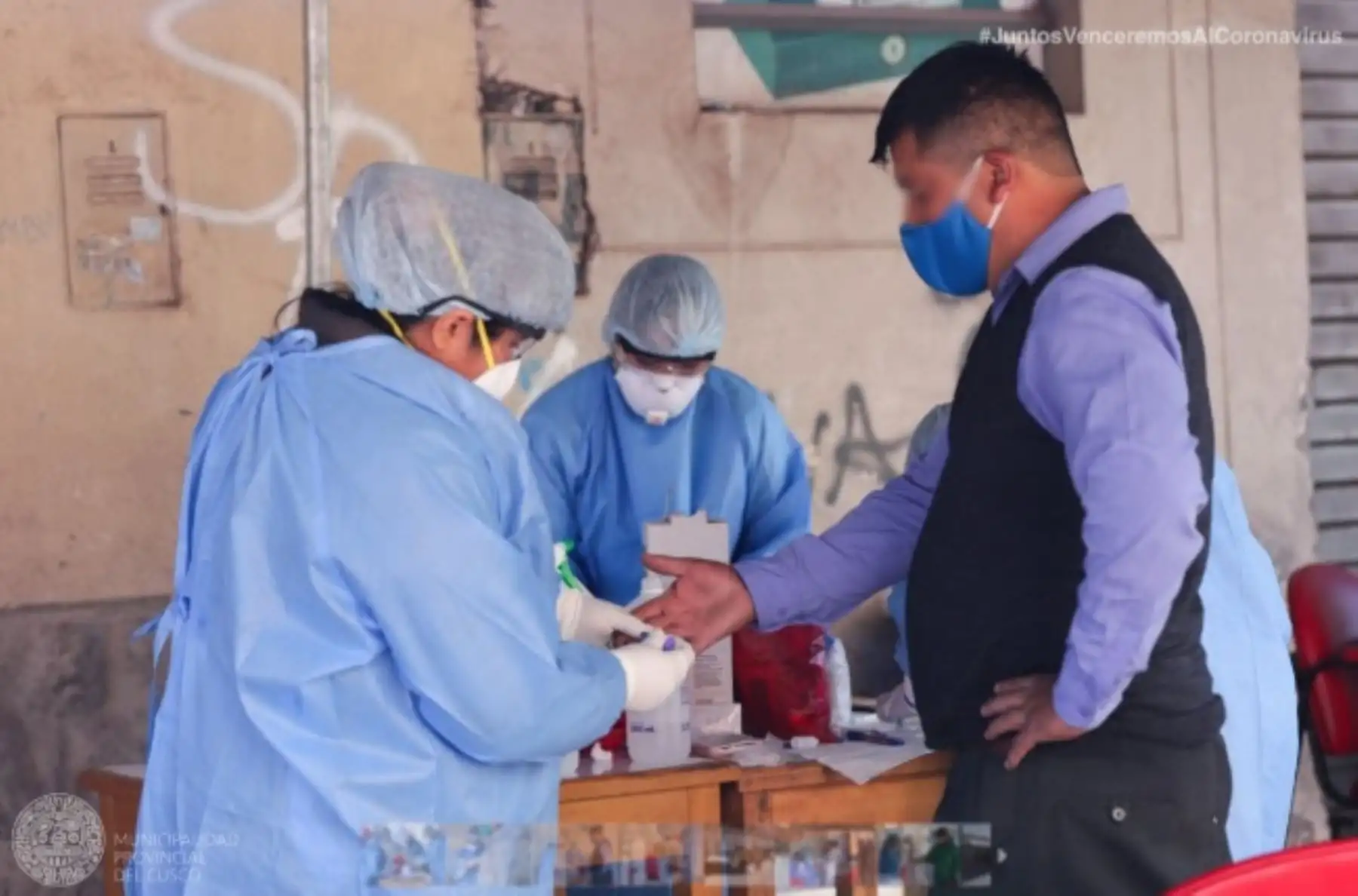 Cinco choferes y cobradores de transporte público urbano y tres conductores de taxi dieron positivo al covid-19 durante un tamizaje con pruebas rápidas realizada por la Dirección Regional de Salud (Diresa) de Cusco en la prolongación de la Av. De la Cultura, en la Ciudad Imperial.