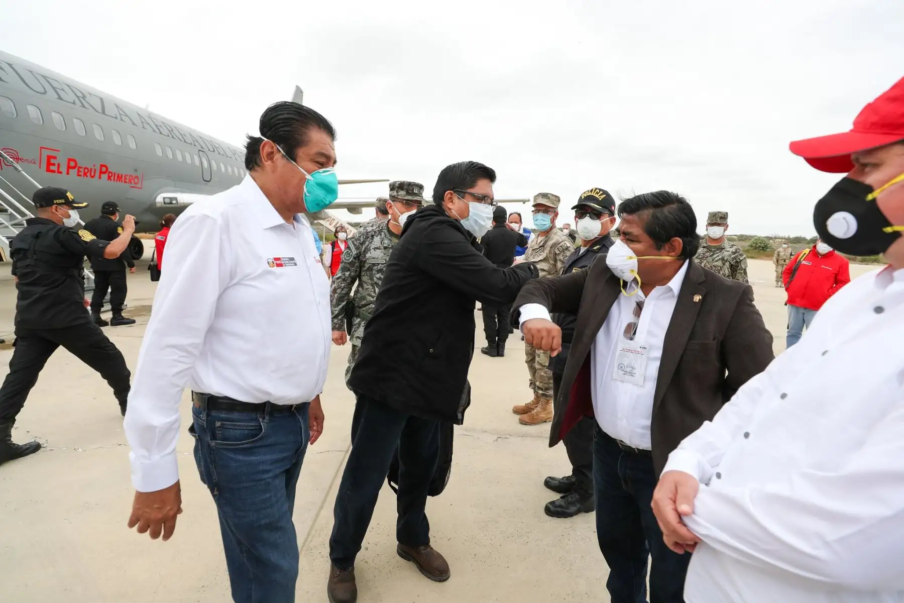 Titular de la PCM, Vicente Zeballos y ministros de Estado arriban a Piura para evaluar el nivel de respuesta pública de la región ante la pandemia. La comitiva conformada por los titulares de Agricultura, Jorge Montenegro; Rodolfo Yáñez, ministro de Vivienda y Gloria Montenegro del MIMP, sostendrá una reunión de trabajo con el Comando Covid-19 e informará sobre la labor desplegada por el Gobierno. Foto: ANDINA/PCM