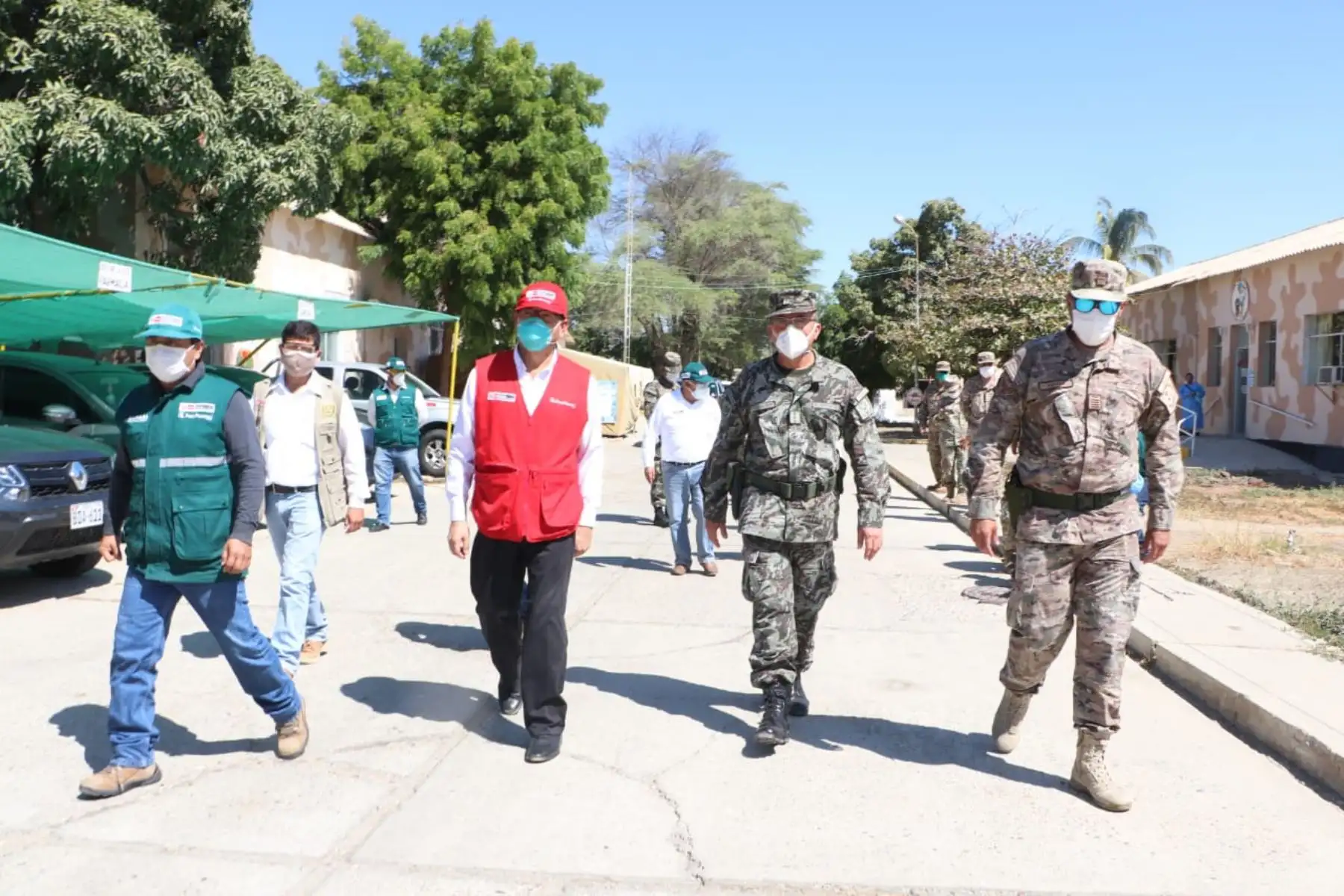 A través del Senasa, supervisó además, el trabajo de desinfección en las instalaciones de la Fuerza Aérea del Perú, en la región Piura. Foto: ANDINA/Minagri