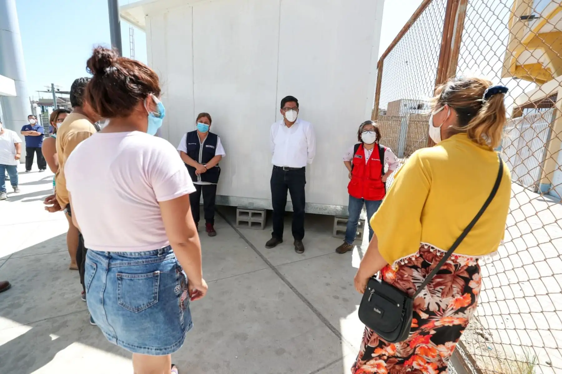 Titular de la PCM, Vicente Zeballos, sostuvo diálogo con pobladores de la provincia de Sullana quienes informaron sobre la falta de oxígeno, la necesidad de camas y mayor entrega de bonos económicos. Foto: ANDINA/PCM