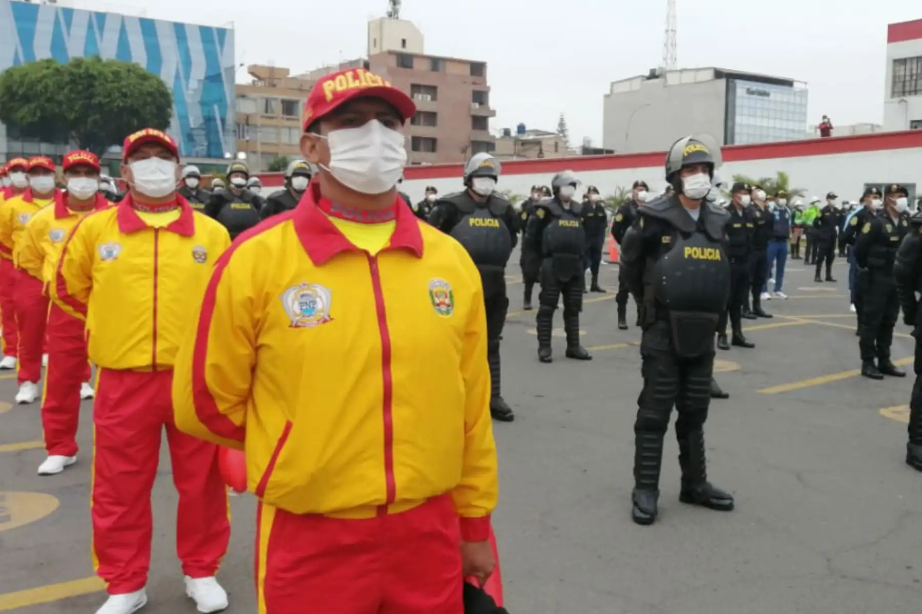 Agentes de Policía Nacional, se recuperaron luego de atención recibida en hospitales PNP Luis N. Sáenz, Augusto B. Leguía, la Clínica Geriátrica San José y otros centros autorizados. A la fecha, 5 721 efectivos se reincorporaron tras vencer al COVID-19. Foto:ANDINA/@MininterPeru.