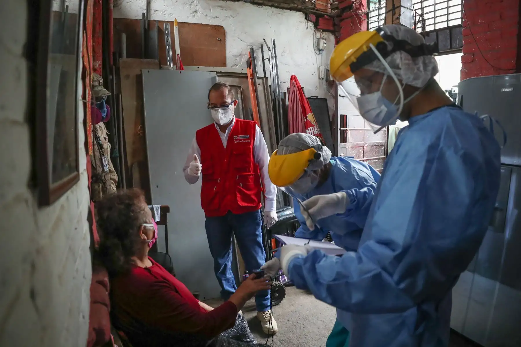 Ministros de Defensa y salud supervisan inicio de operación piloto Tayta de Te Cuido Perú para brindar atención a  población vulnerable frente a covid-19. Foto: Mindef