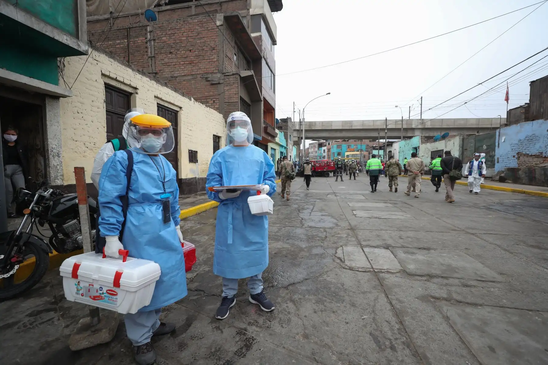 Ministro de Defensa, Walter Martos Ruiz, supervisó inicio de operación piloto Tayta de Te Cuido Perú para brindar atención a  población vulnerable frente a covid-19. Foto: Mindef