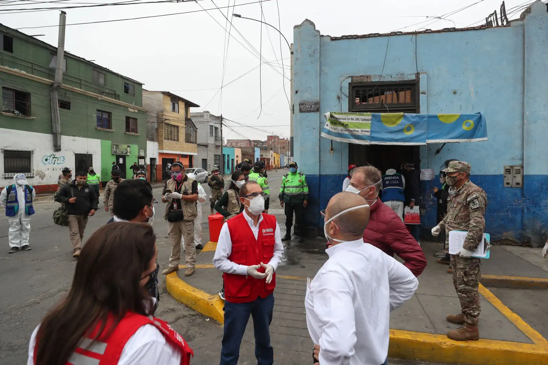 Ministro de Defensa, Walter Martos Ruiz, supervisó inicio de operación piloto Tayta de Te Cuido Perú para brindar atención a  población vulnerable frente a covid-19. Foto: Mindef