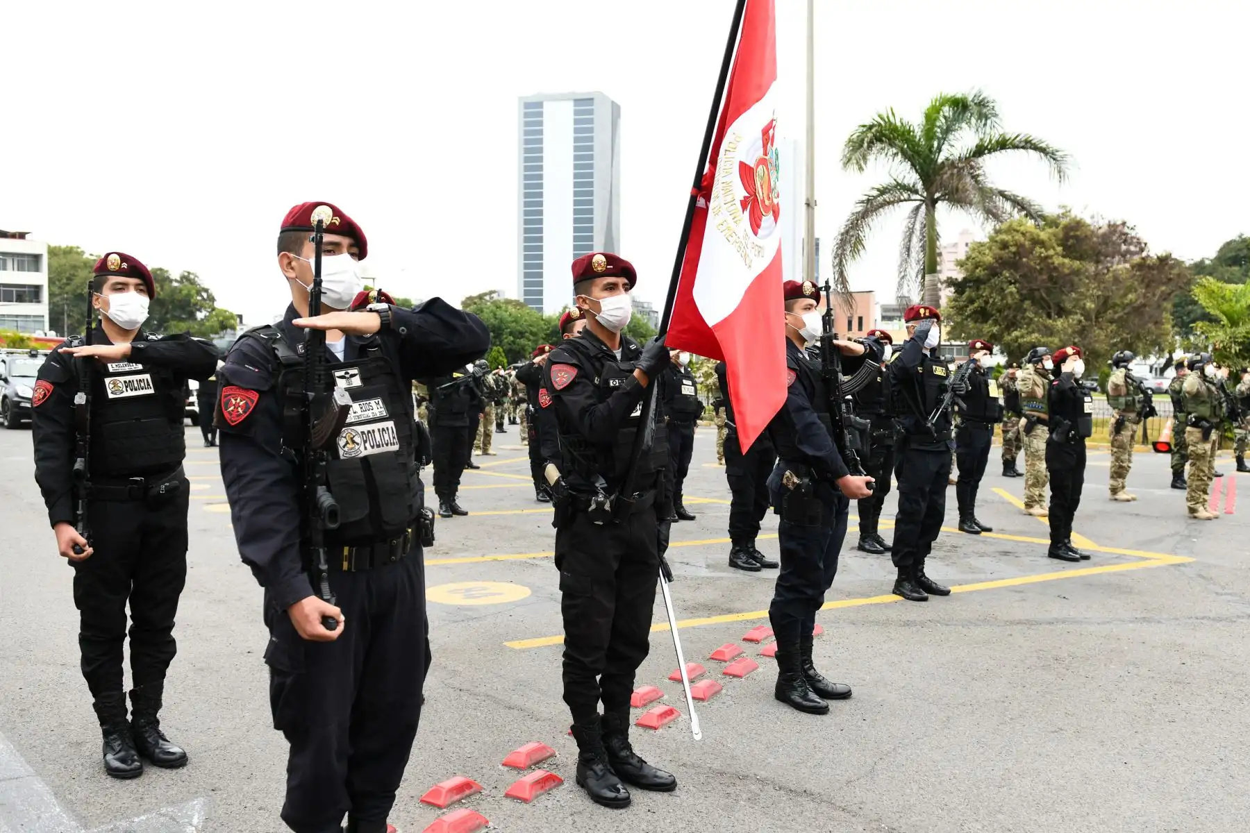 Agentes de Policía Nacional, se recuperaron luego de atención recibida en hospitales PNP Luis N. Sáenz, Augusto B. Leguía, la Clínica Geriátrica San José y otros centros autorizados. A la fecha, 5 721 efectivos se reincorporaron tras vencer al COVID-19. Foto:ANDINA/@MininterPeru.