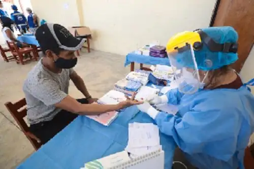 El Seguro Social organizó dos campañas de acción cívica multisectorial en las comunidades de Santa Rosa del Yavarí y Caballococha, ubicadas en la frontera tripartita de Perú, Brasil y Colombia.