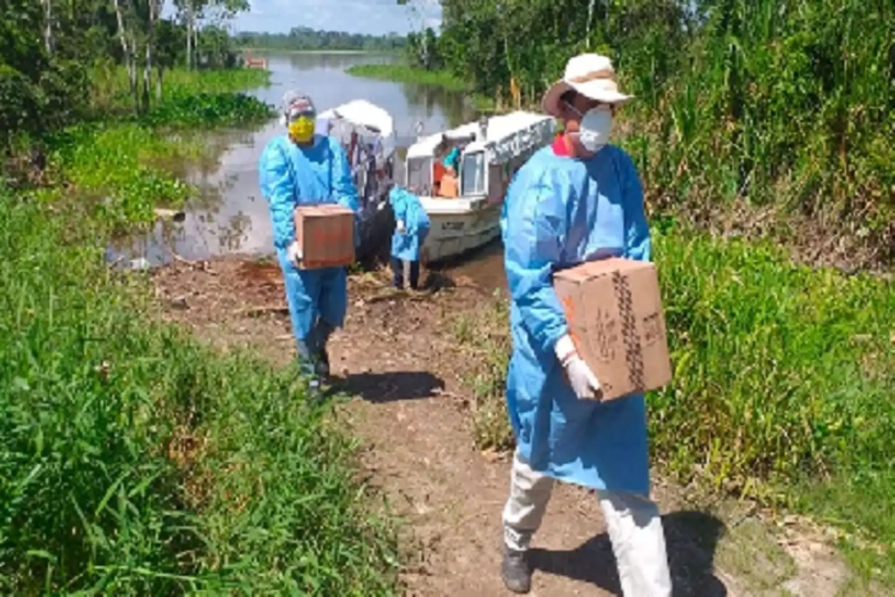 La titular de Mimp,Gloria Montenegro, coordinadora del Ejecutivo en la región Ucayali, viajó hoy a Pucallpa con más de 40 especialistas de la Salud para brindar el apoyo necesario también en los hospitales.
