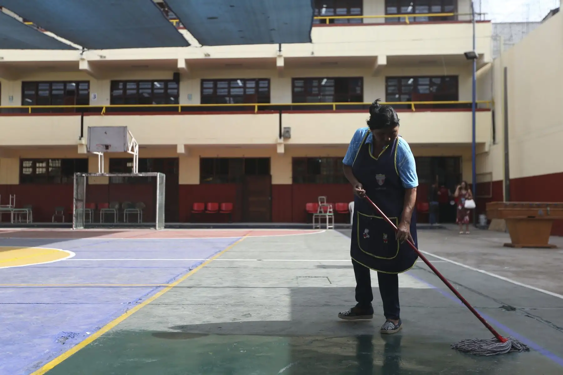 Los colegios privados que cobren a los padres de familia por servicio educativo a distancia que no ofrecieron pagarán multas. Foto: ANDINA/Difusión