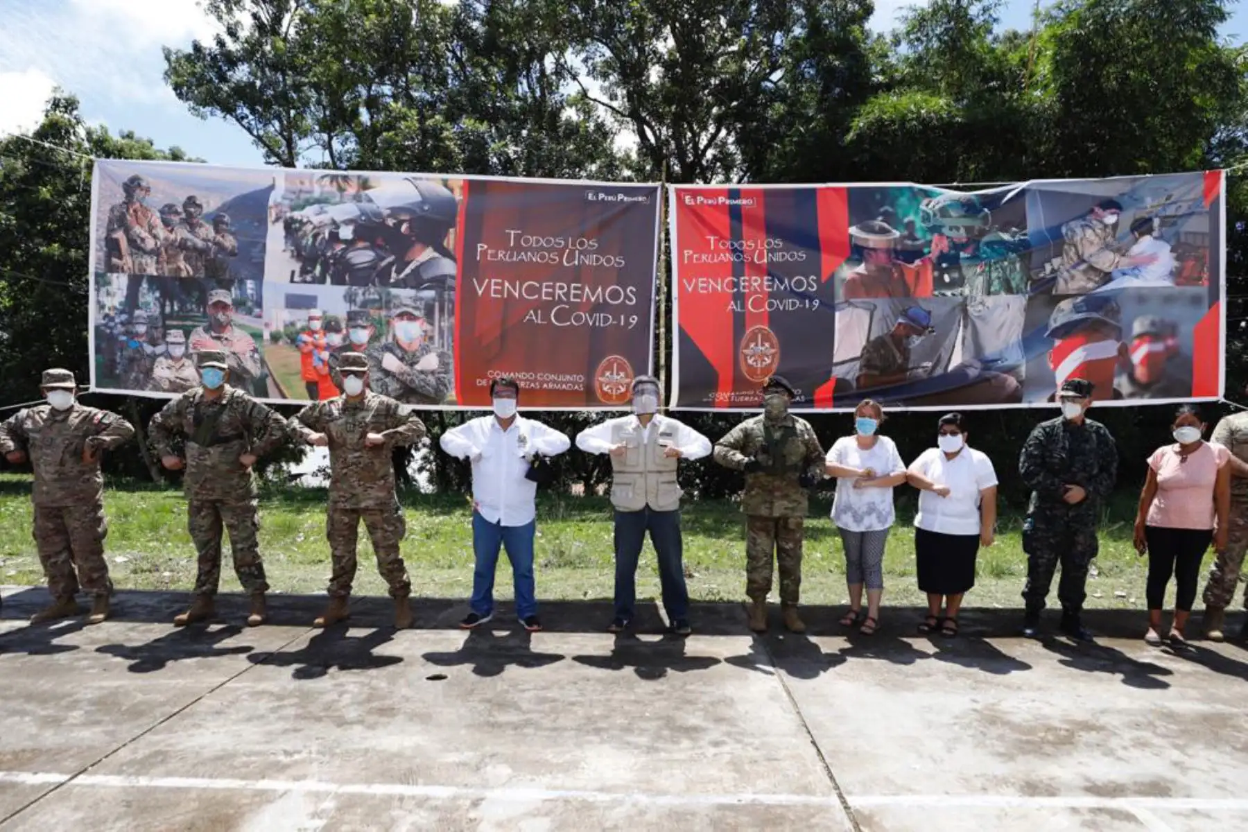Ministro de Cultura, Alejandro Neyra  supervisa acción sanitaria en Santa Clotilde, Loreto, junto al jefe del Comando Conjunto de las Fuerzas Armadas , como parte de las acciones cívicas coordinadas por el Viceministerio de Gobernanza Territorial de la PCM.
Foto: Mincul