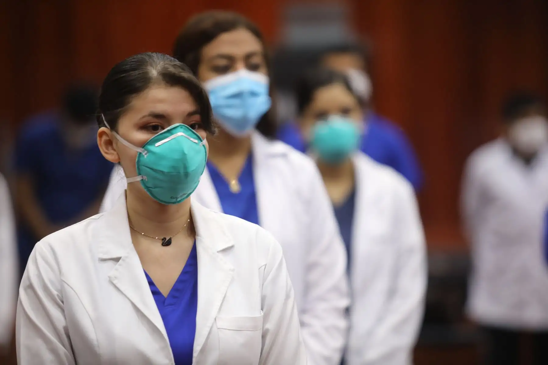 Una nueva generación de jóvenes profesionales de la salud entre médicos, enfermeras y tecnólogos dispuesta a prestar servicios en las diferentes áreas COVID-19 a nivel nacional, se suma al Seguro Social de Salud para formar parte de la primera línea para hacer frente al nuevo coronavirus. Foto: ANDINA/EsSalud
