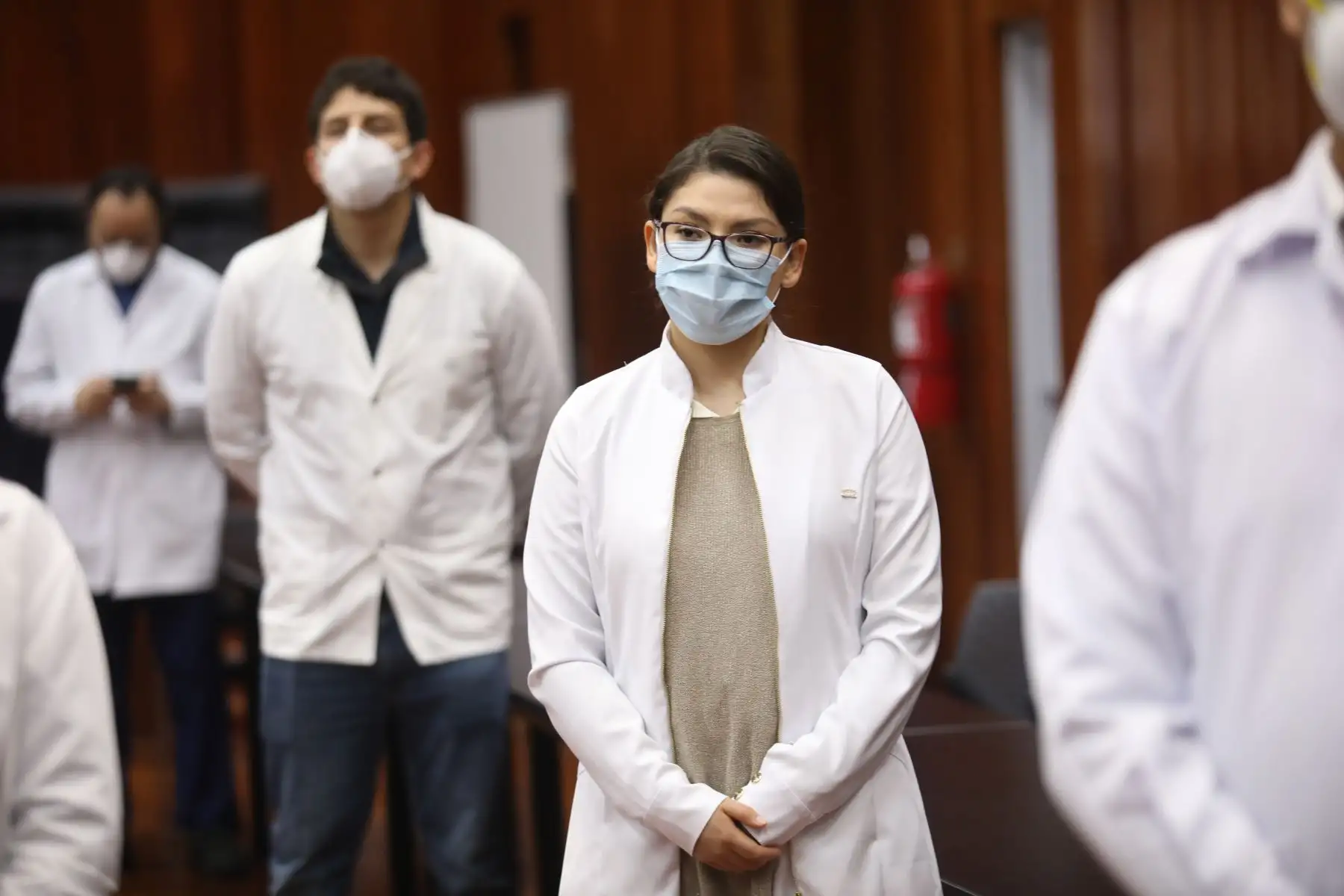 Una nueva generación de jóvenes profesionales de la salud entre médicos, enfermeras y tecnólogos dispuesta a prestar servicios en las diferentes áreas COVID-19 a nivel nacional, se suma al Seguro Social de Salud para formar parte de la primera línea para hacer frente al nuevo coronavirus. Foto: ANDINA/EsSalud