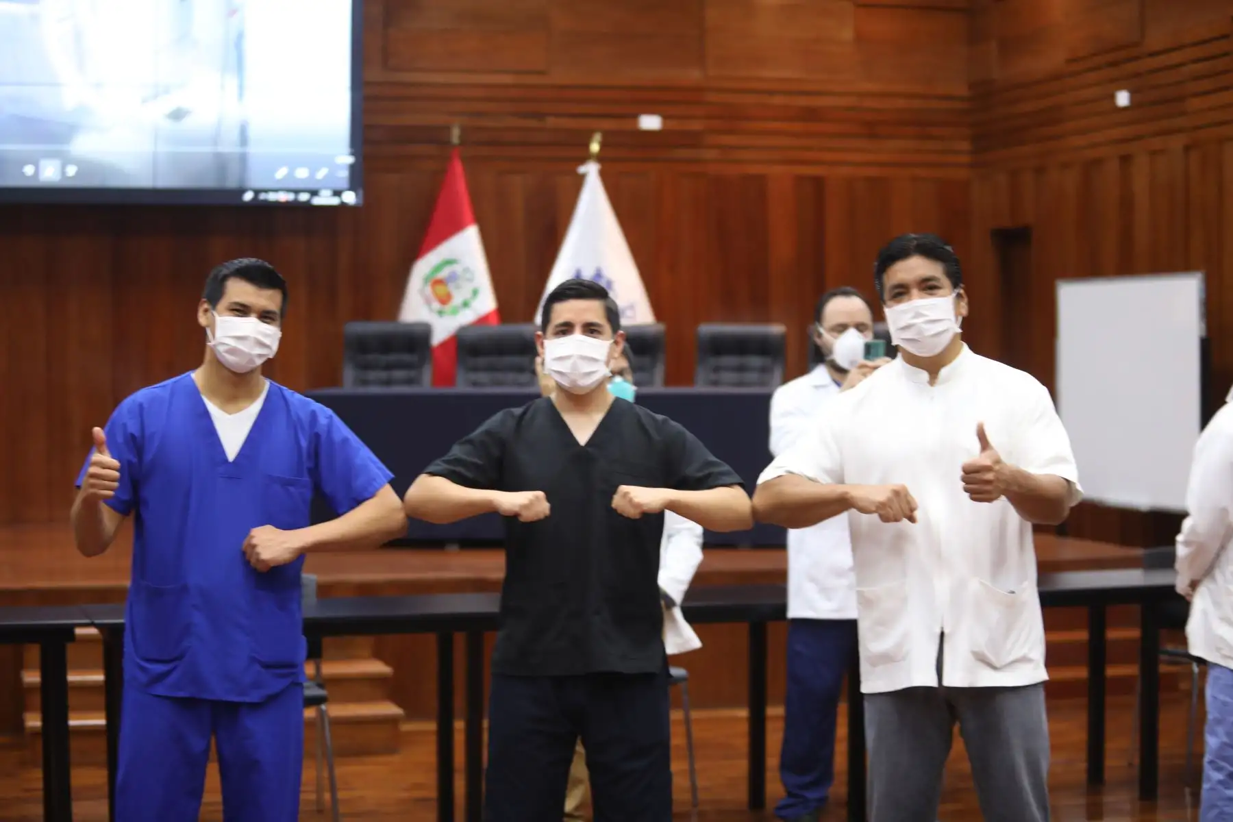 Una nueva generación de jóvenes profesionales de la salud entre médicos, enfermeras y tecnólogos dispuesta a prestar servicios en las diferentes áreas COVID-19 a nivel nacional, se suma al Seguro Social de Salud para formar parte de la primera línea para hacer frente al nuevo coronavirus. Foto: ANDINA/EsSalud