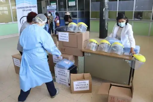 Arzobispado de Arequipa y Corvida desarrollan campaña solidaria en favor de los médicos que trabajan en la primera línea de batalla contra el coronavirus.