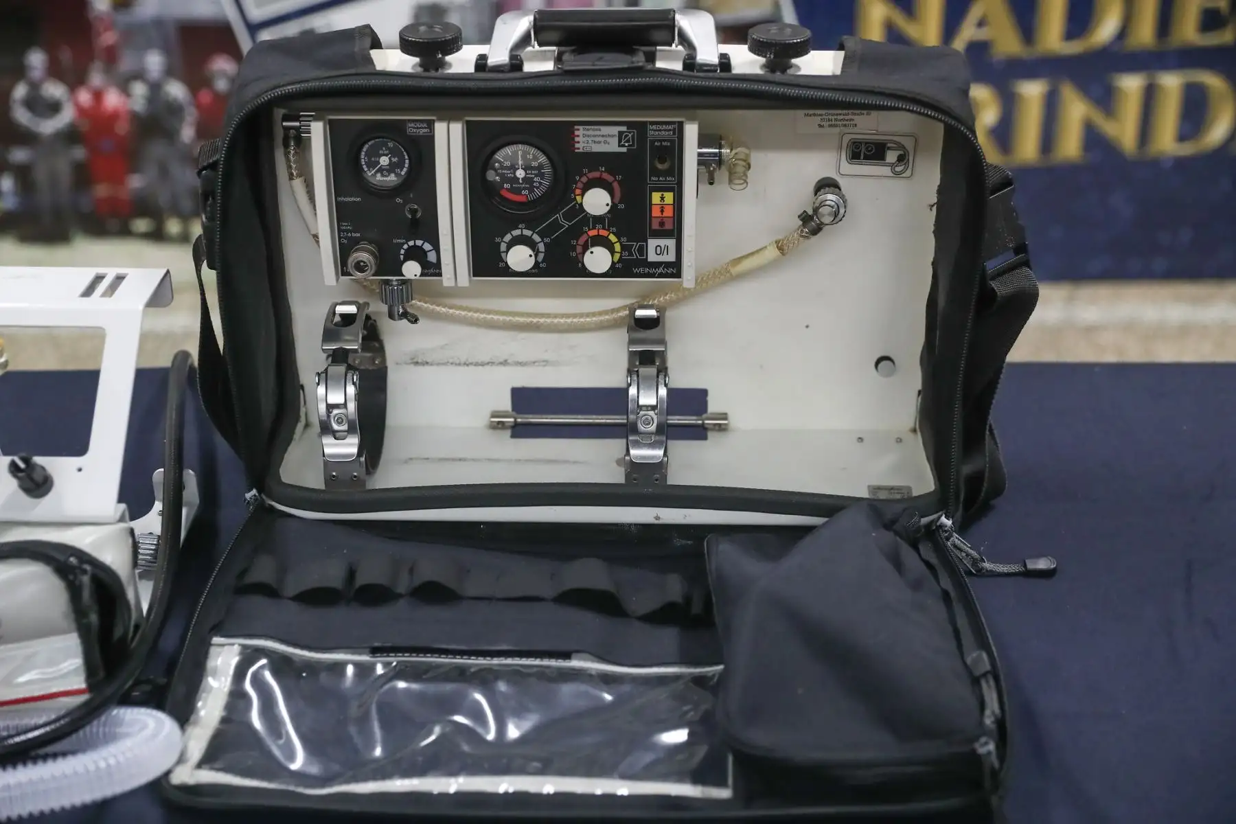 Con presencia del ministro de Defensa Walter Martos, se realizó la entrega de 12 ventiladores mecánicos donados por Alemania a la Marina de Guerra para reforzar la atención de pacientes covid-19. 

Foto: MINDEF