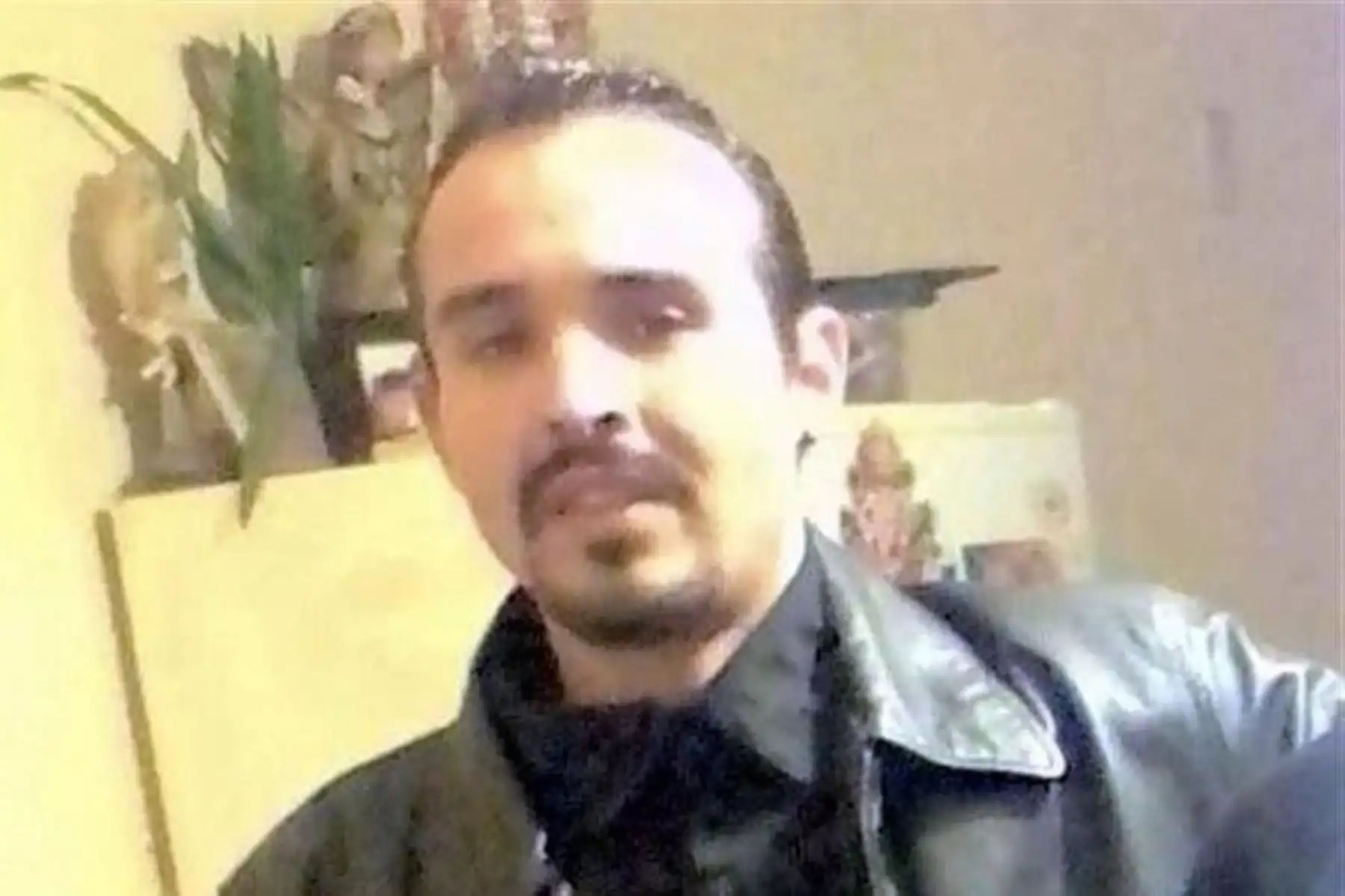 Un video difundido en redes muestra el arresto violento de Giovanni López al no llevar mascarillas mientras transitaba por la calle. Foto: Internet