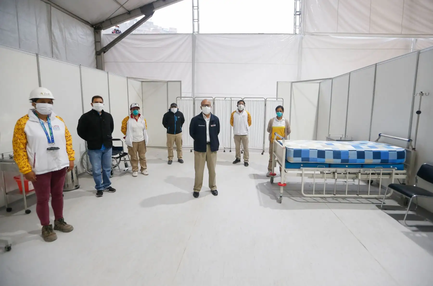 Ministro de Salud, Víctor Zamora, supervisa implementación de Centro de Atención y Aislamiento Covid-19 en el Hospital Hipólito Unanue. Foto: ANDINA/Minsa