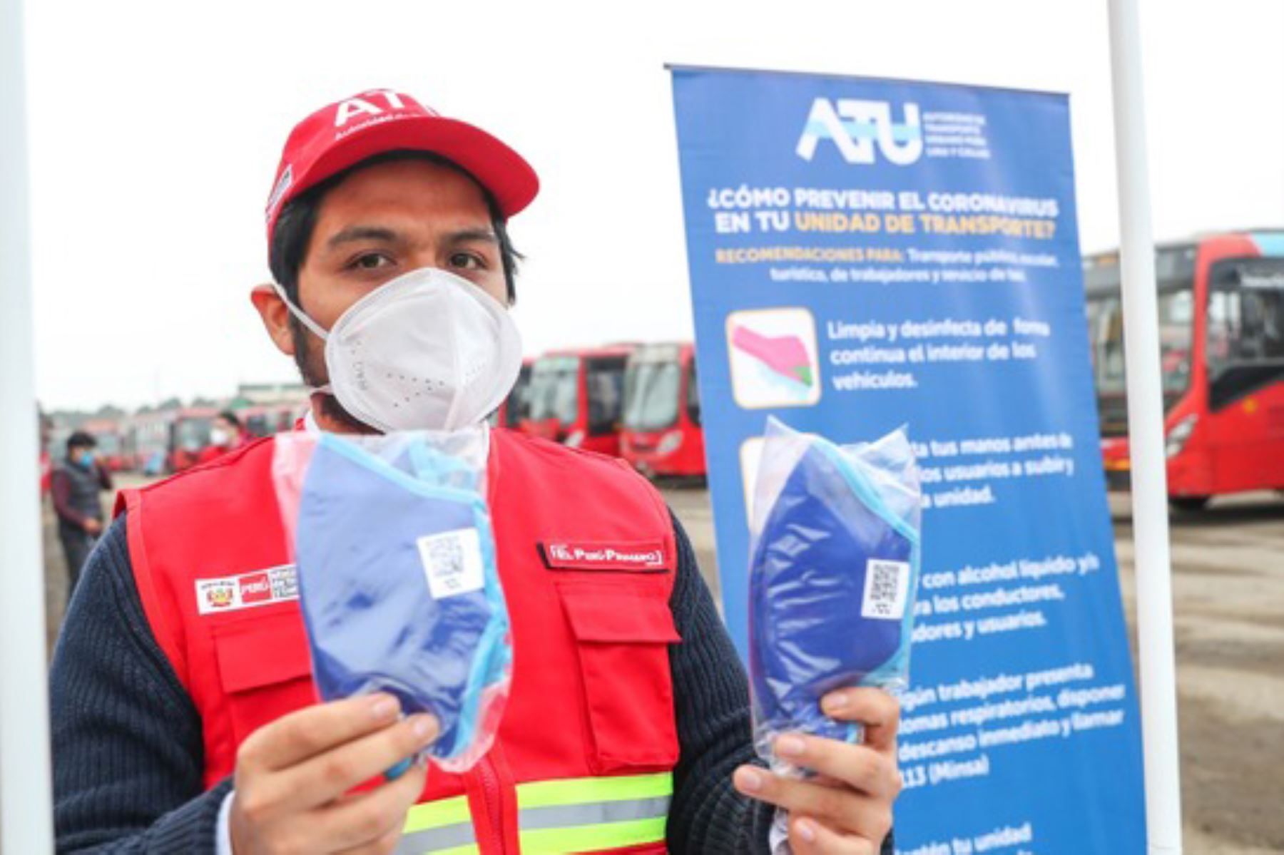 La campaña de distribución de mascarillas a taxistas se extenderá hasta el 30 de junio, informó la ATU. Foto: ANDINA/Difusión