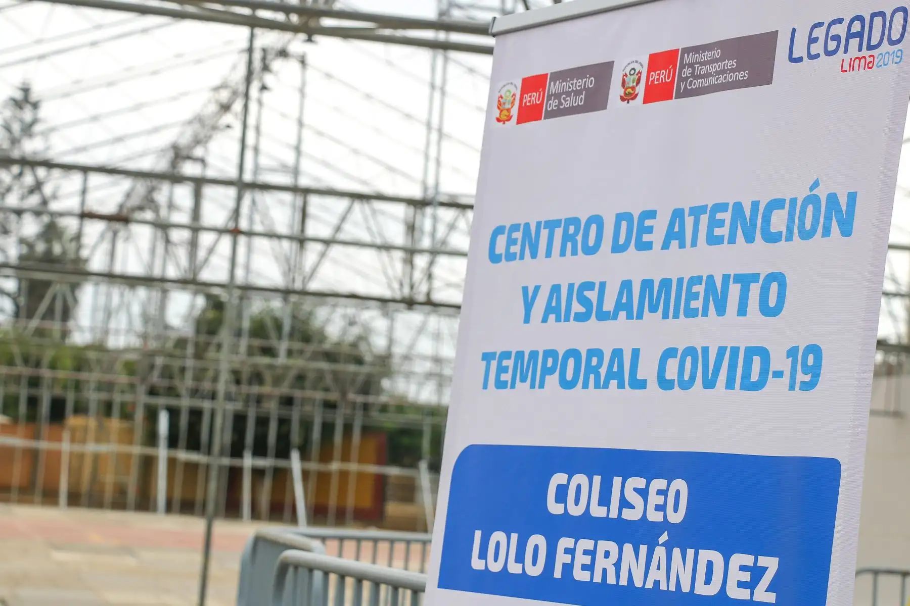 El Hospital móvil está ubicado en el Coliseo ‘Lolo Fernández’ a 1.8 kilómetros del Hospital de Cañete. Foto: ANDINA/MTC