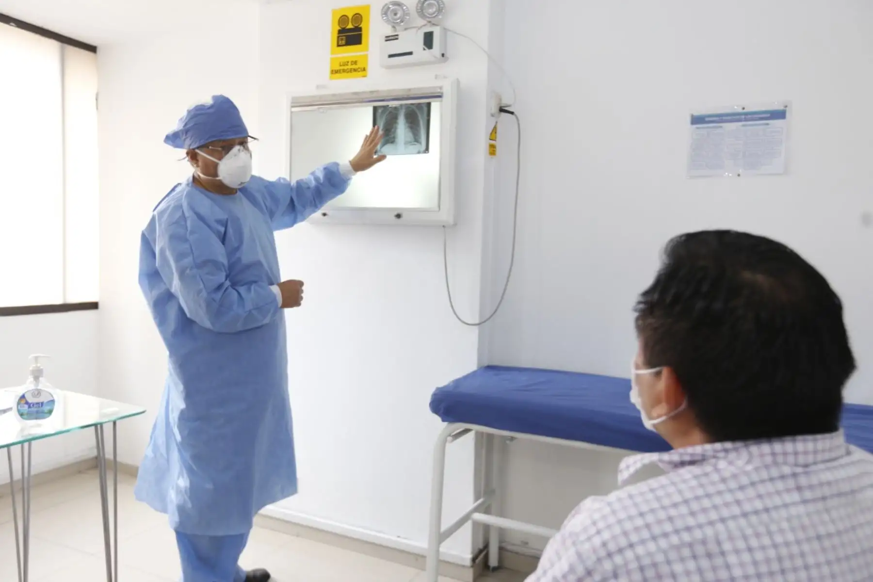 En lo que va de la emergencia sanitaria, hubo más de 200,000 asesorías médicas vía llamadas telefónicas y WhatsApp. Las orientaciones médicas más frecuentes de SISOL estuvieron relacionadas, principalmente, con problemas respiratorios, dérmicas, digestivos, urológicos, ginecológicos, de hipertensión arterial, diabetes y casos sospechosos de COVID-19. Foto: ANDINA/Municipalidad de Lima