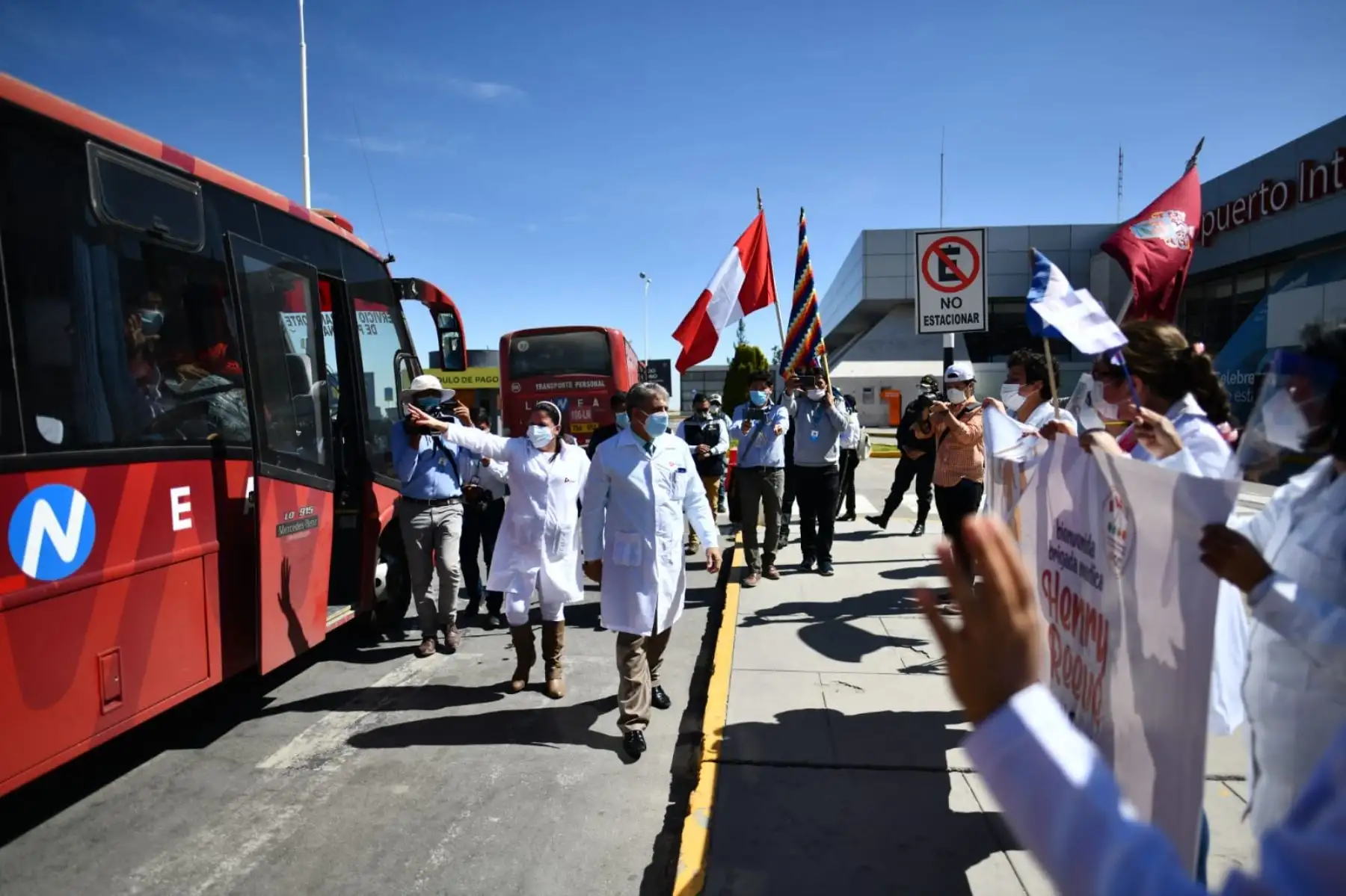 Son 26 médicos que estarán en suelo arequipeño durante 90 días. El equipo está conformado por enfermeras,  médicos con especialidades en epidemiología, intensivistas, internistas, entre otros. Foto: ANDINA/Difusión