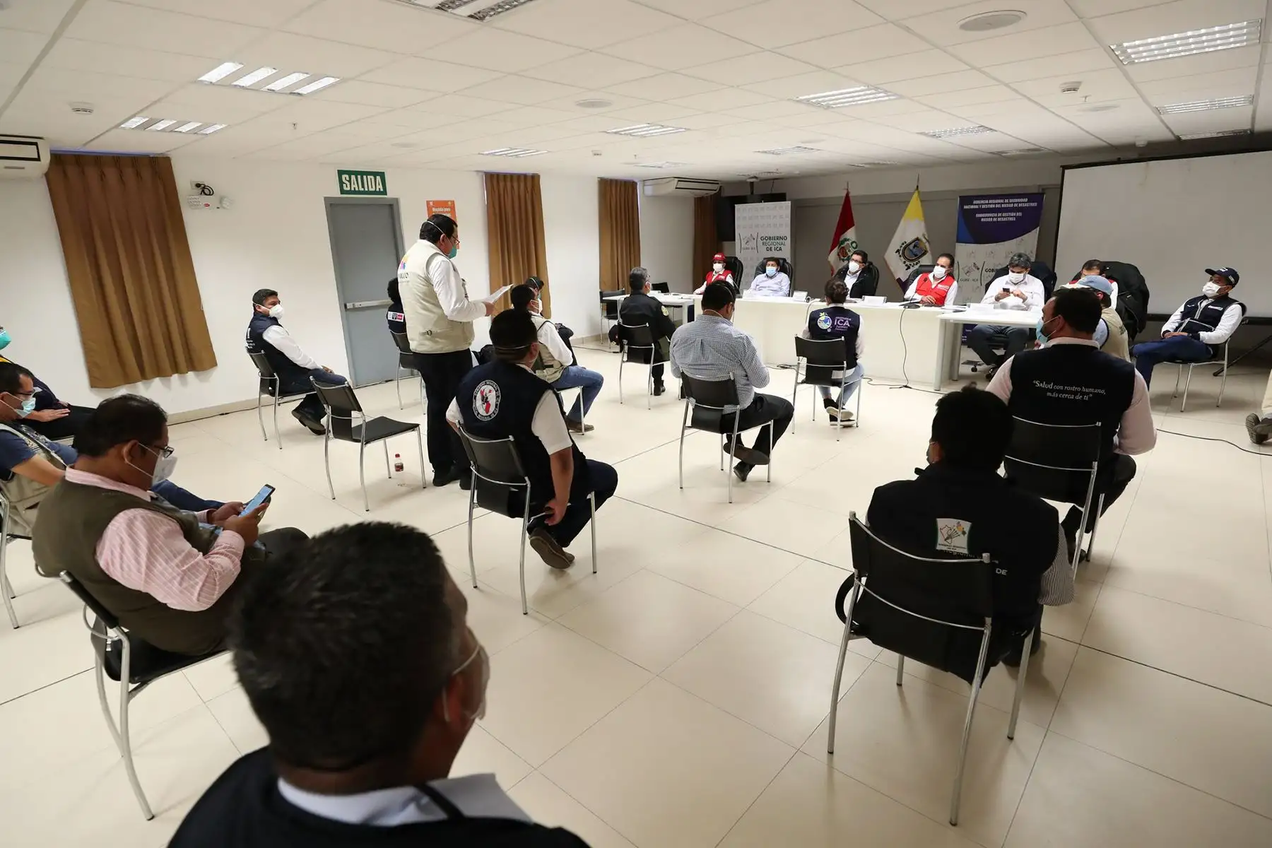 El titular de la PCM, Vicente Zeballos, junto a los ministros del Mininter, Minagri, Minedu, MIMP y viceministro del Minsa, participaron en la sesión de trabajo del Comando Covid-19 Ica, donde se realizó un balance de las medidas adoptadas para mejorar el manejo de la pandemia. Foto: ANDINA/PCM