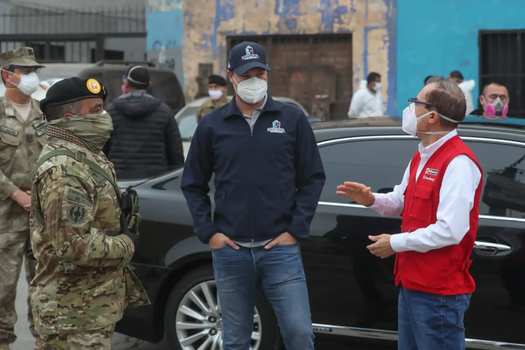 El ministro de Defensa, el alcalde  de la Victoria George Forsyth
 y la viceministra de Salud, supervisan la toma de pruebas rápidas a 168 hogares del sector de El Porvenir. Foto: ANDINA/ MINDEF