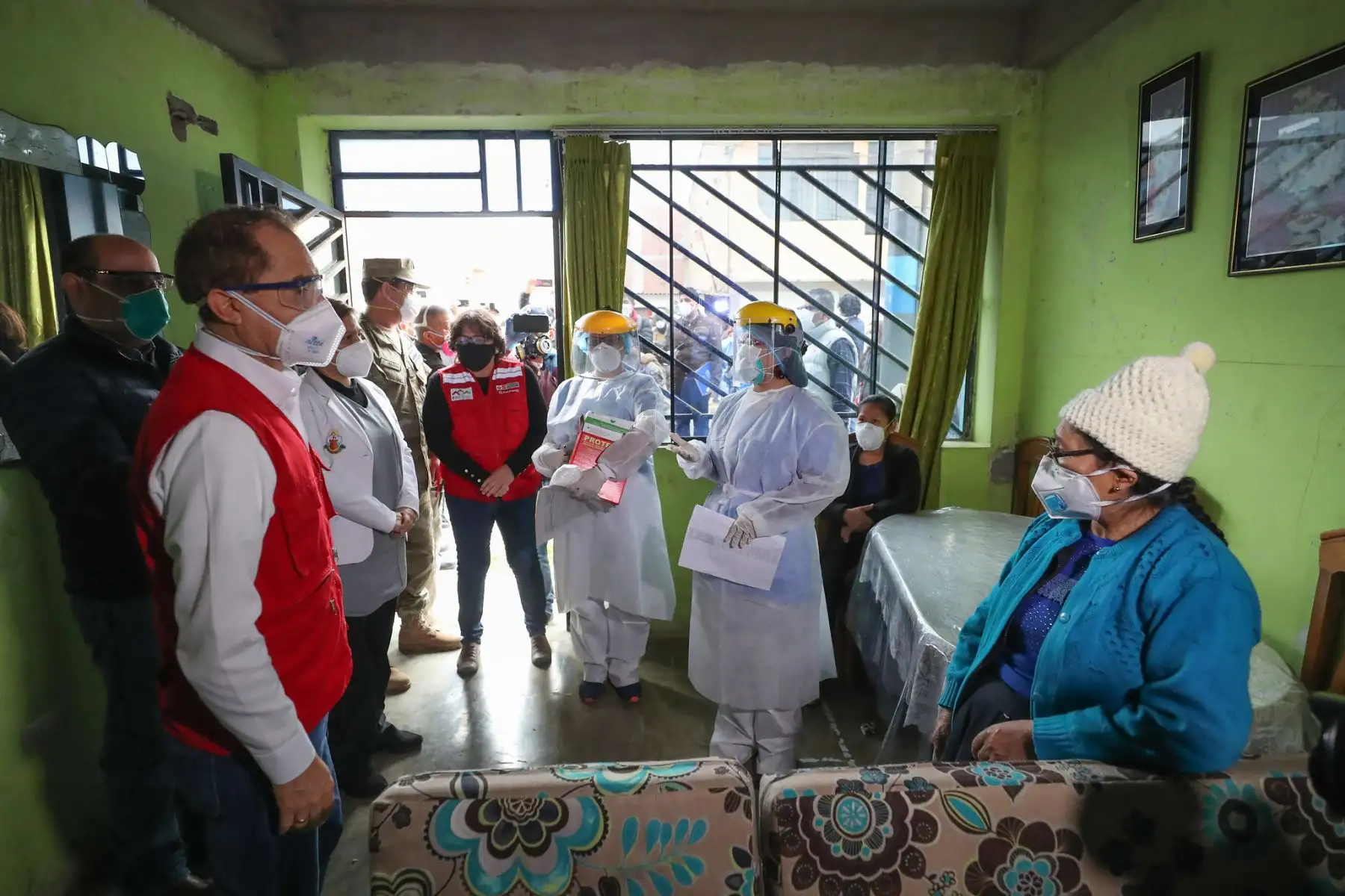 El MInistro de Defensa Walter Martos y la Dirección Regional de Salud del Callao supervisan la realización del programa ‘Tayta