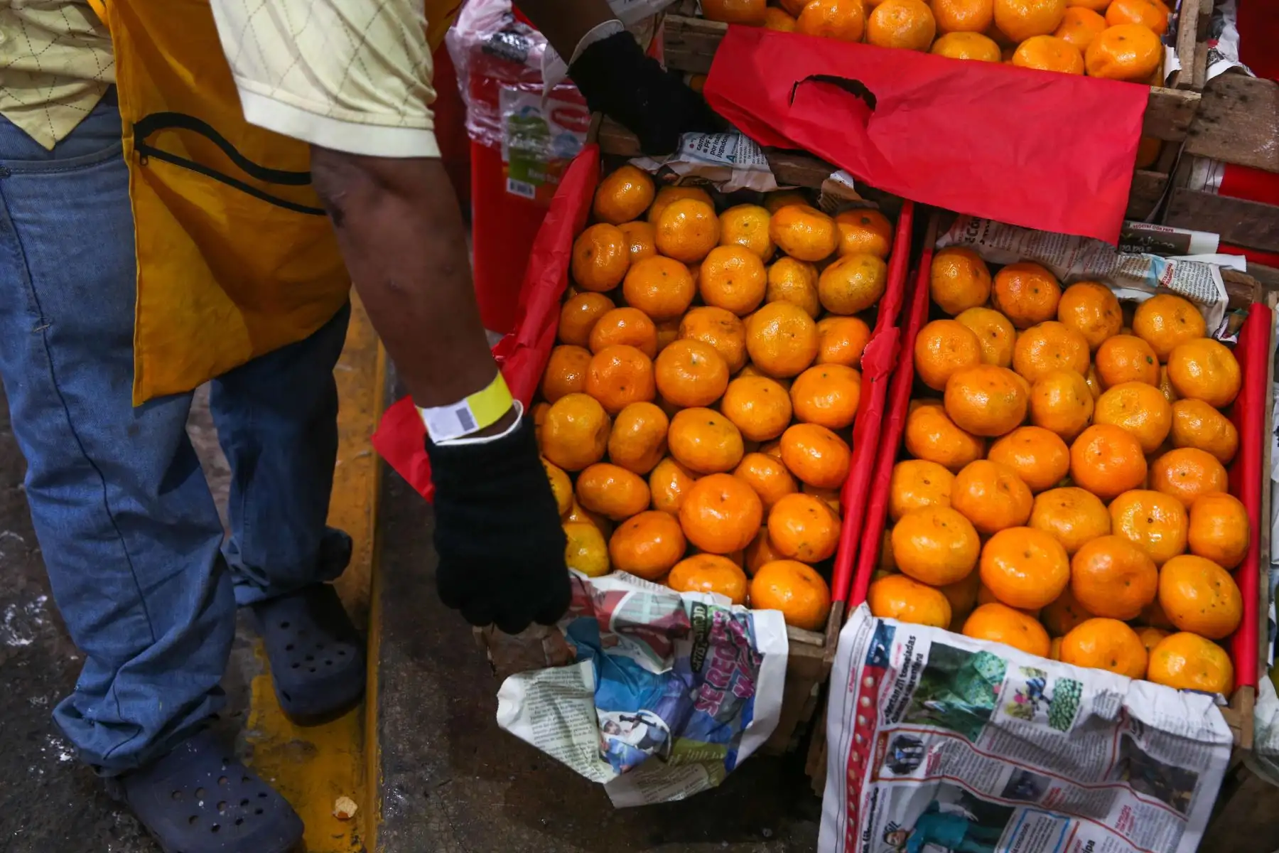 El Mercado Mayorista de Frutas de la Victoria, atiende al público con protocolos de seguridad. Foto: ANDINA/ Jhonel Rodríguez Robles