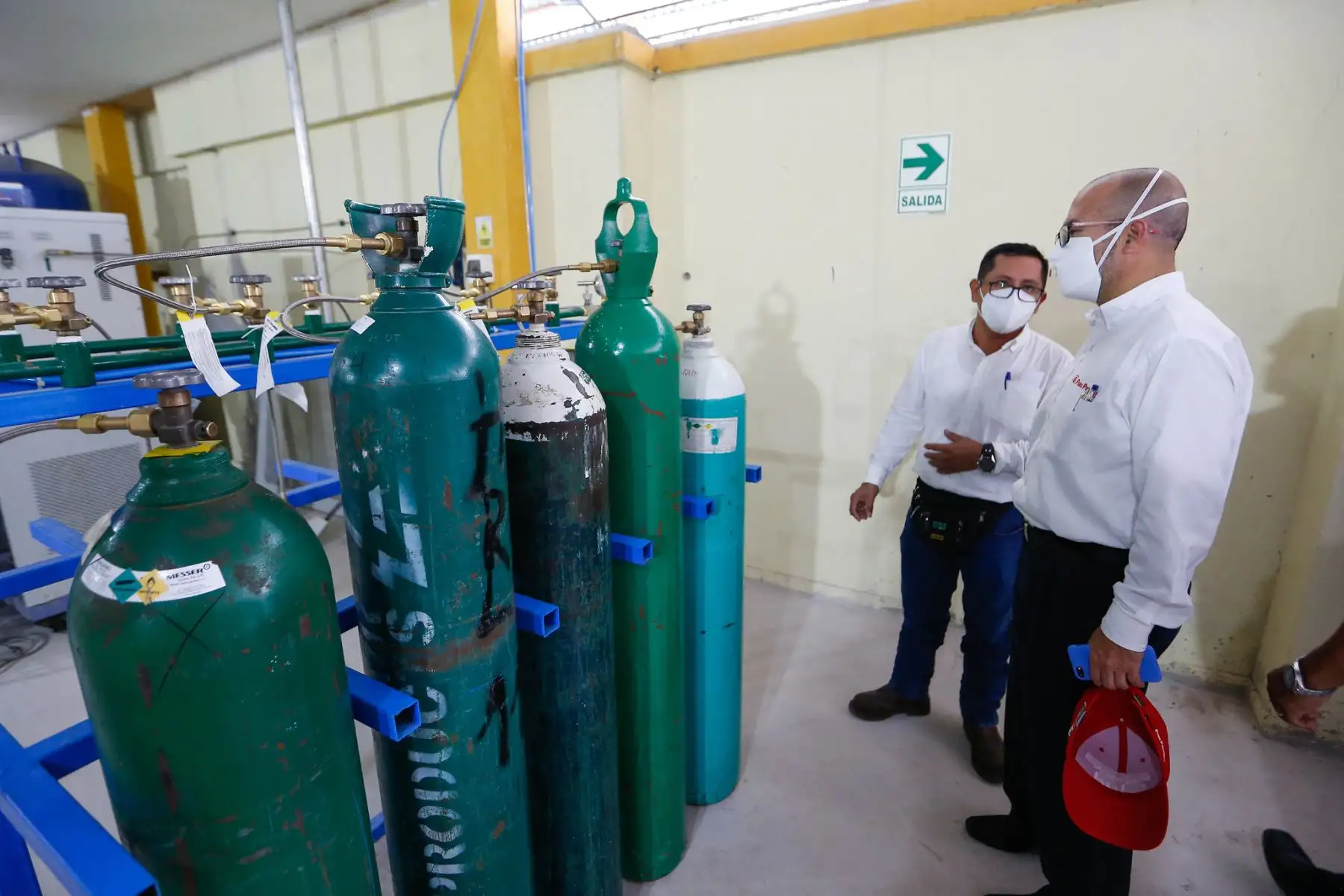 El ministro de Salud Víctor Zamora realizó una visita de supervisión de la instalación de la planta de oxigeno en el Hospital Regional de Loreto.

Foto: MINSA