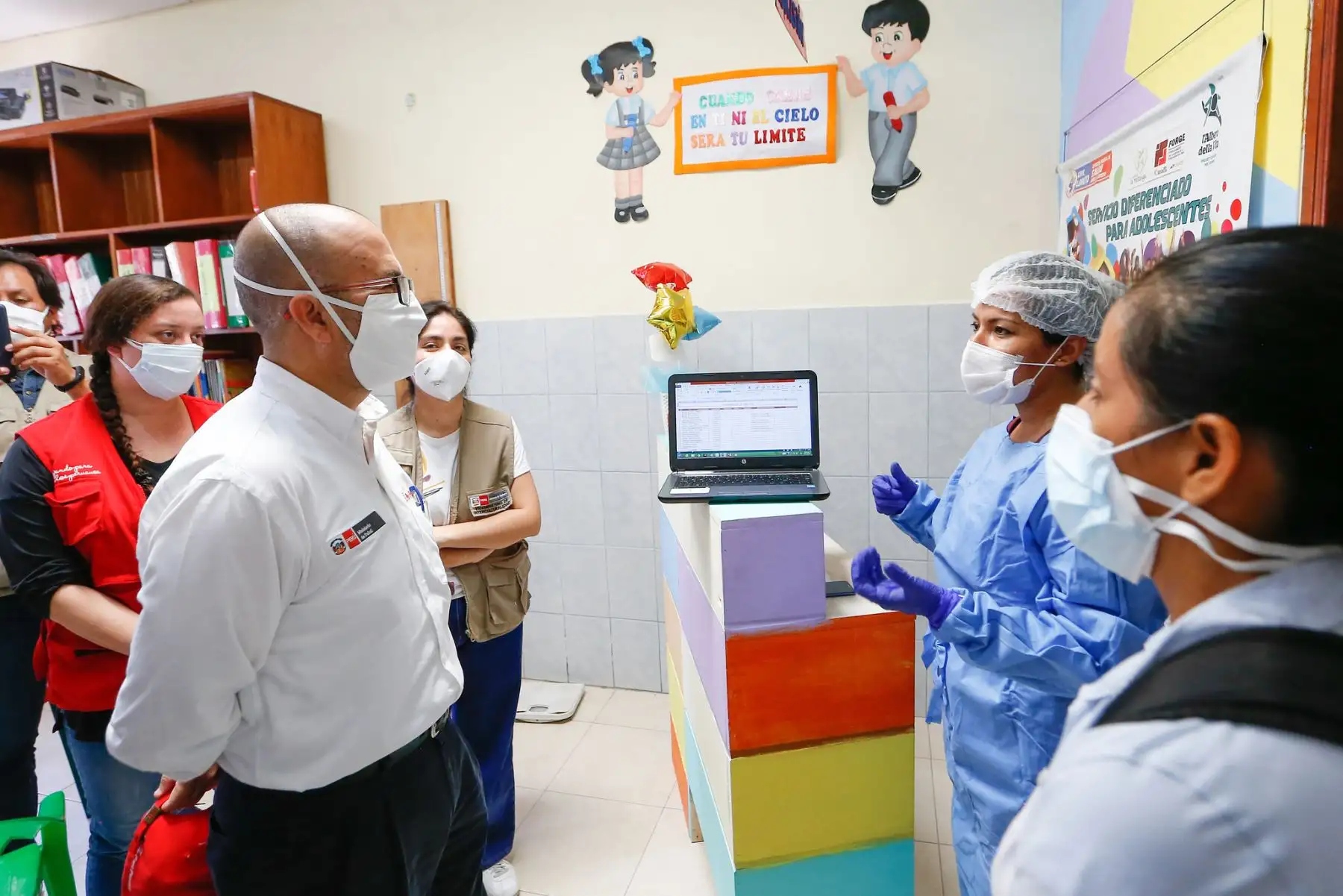 Ministro de Salud Víctor Zamora supervisa el Centro Materno Infantil América en Iquitos.

Foto: MINSA