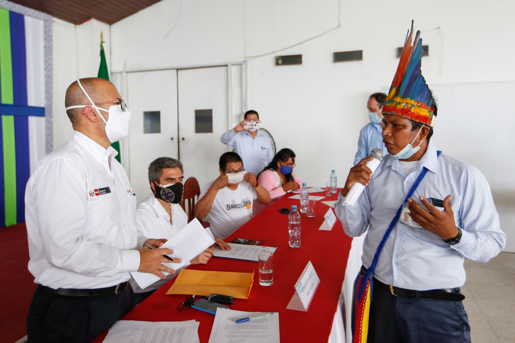 Con la presencia de los ministros de Salud, Víctor Zamora, y de Cultura, Alejandro Neyra, así como de líderes de organizaciones se instaló el primer Comando Covid-19 Indígena en Loreto. Foto: Minsa